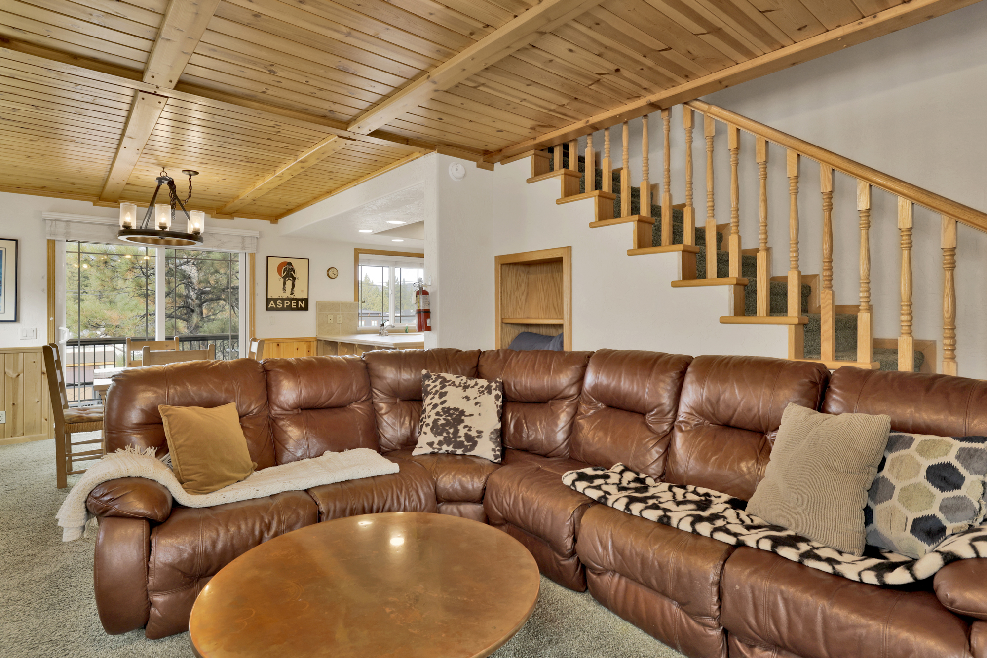 Brownie Retreat | Walk-to-Summit Mountain Getaway for Snowboarders & Skiers