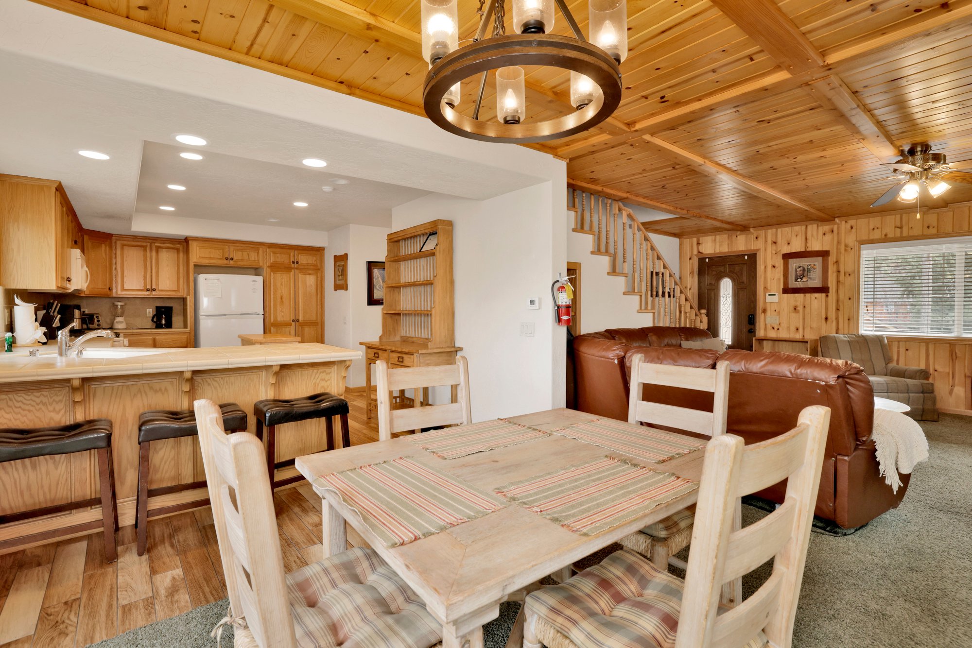 Brownie Retreat | Walk-to-Summit Mountain Getaway for Snowboarders & Skiers