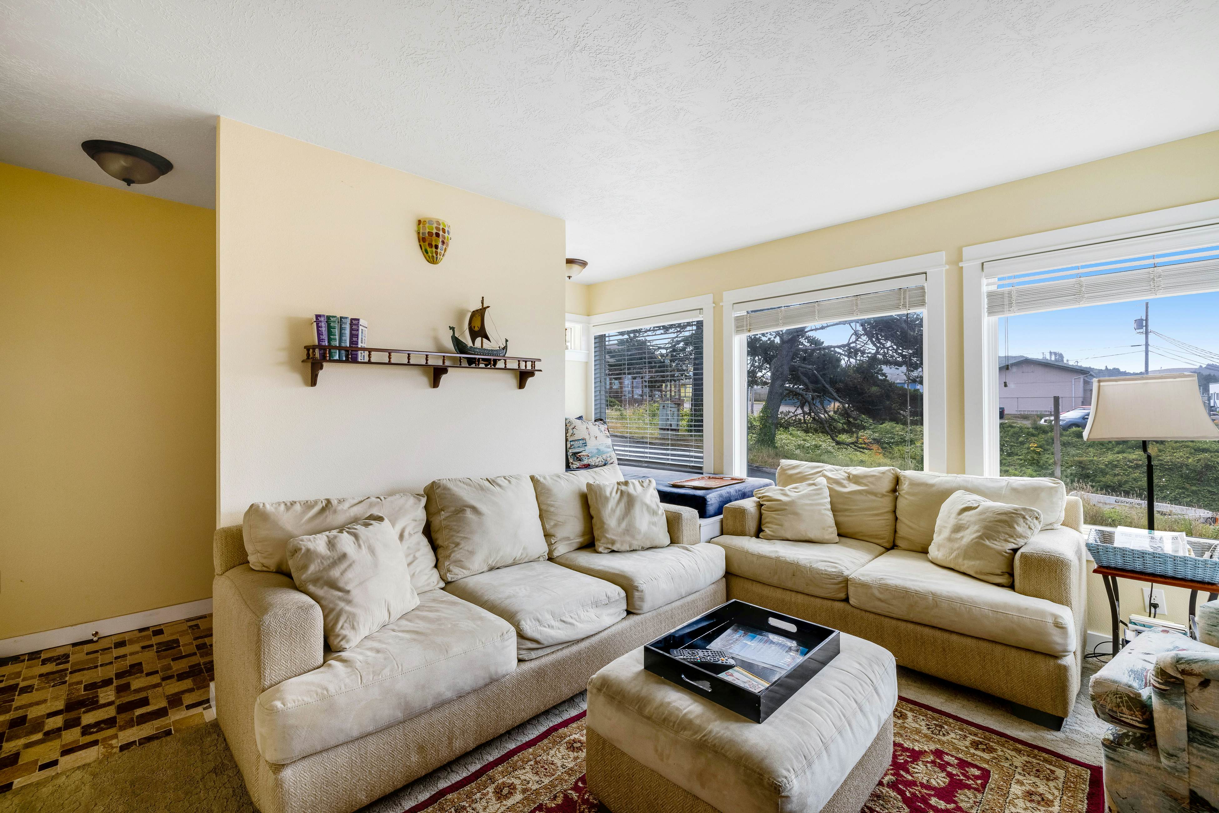 Beach View Dog-Friendly Home w/Gas Fireplace, Deck, Beach Access, & Free WiFi