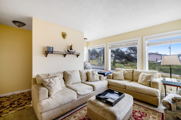 Beach View Dog Friendly Home with Gas Fireplace Deck Beach Access and Free WiFi