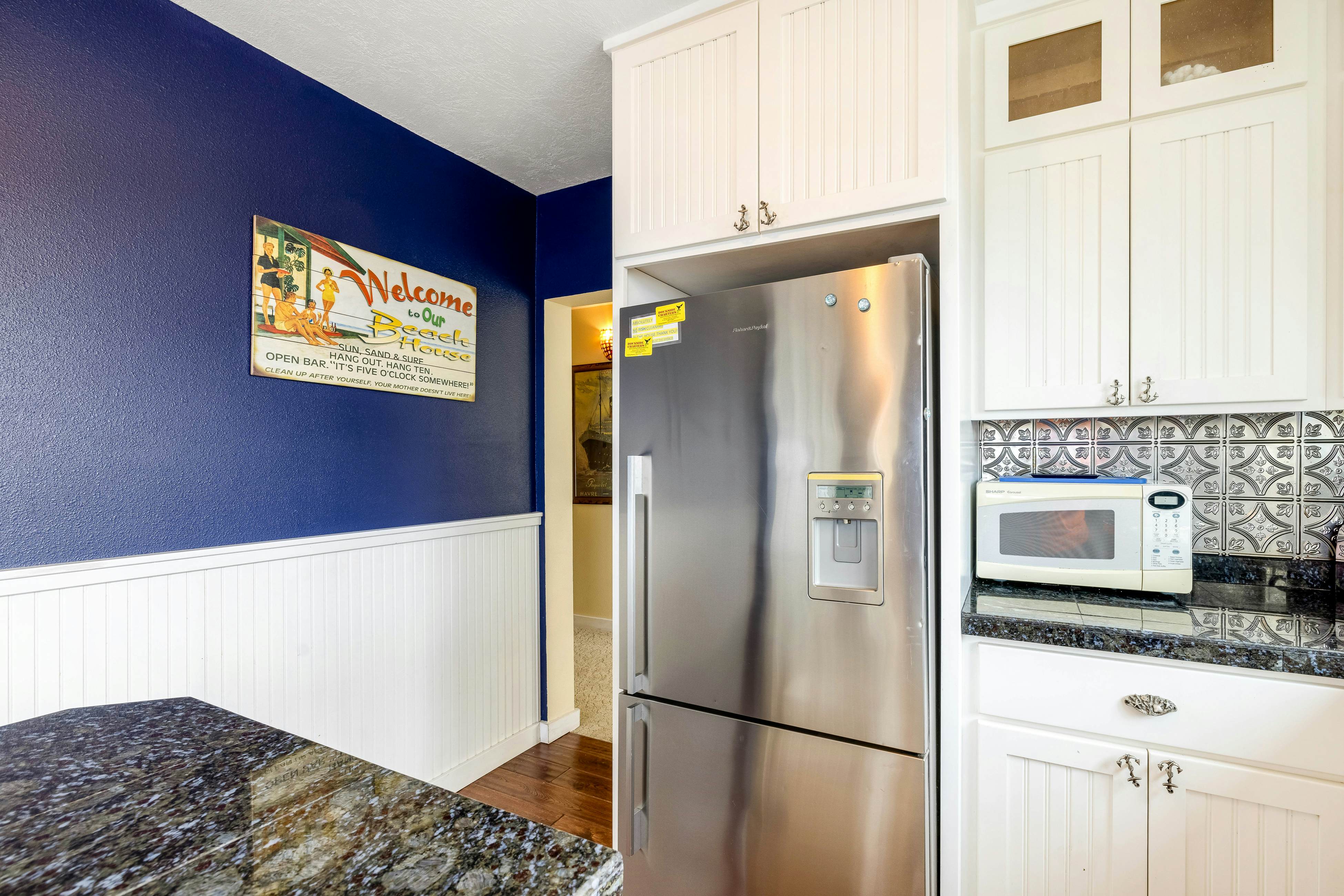 Beach View Dog-Friendly Home w/Gas Fireplace, Deck, Beach Access, & Free WiFi