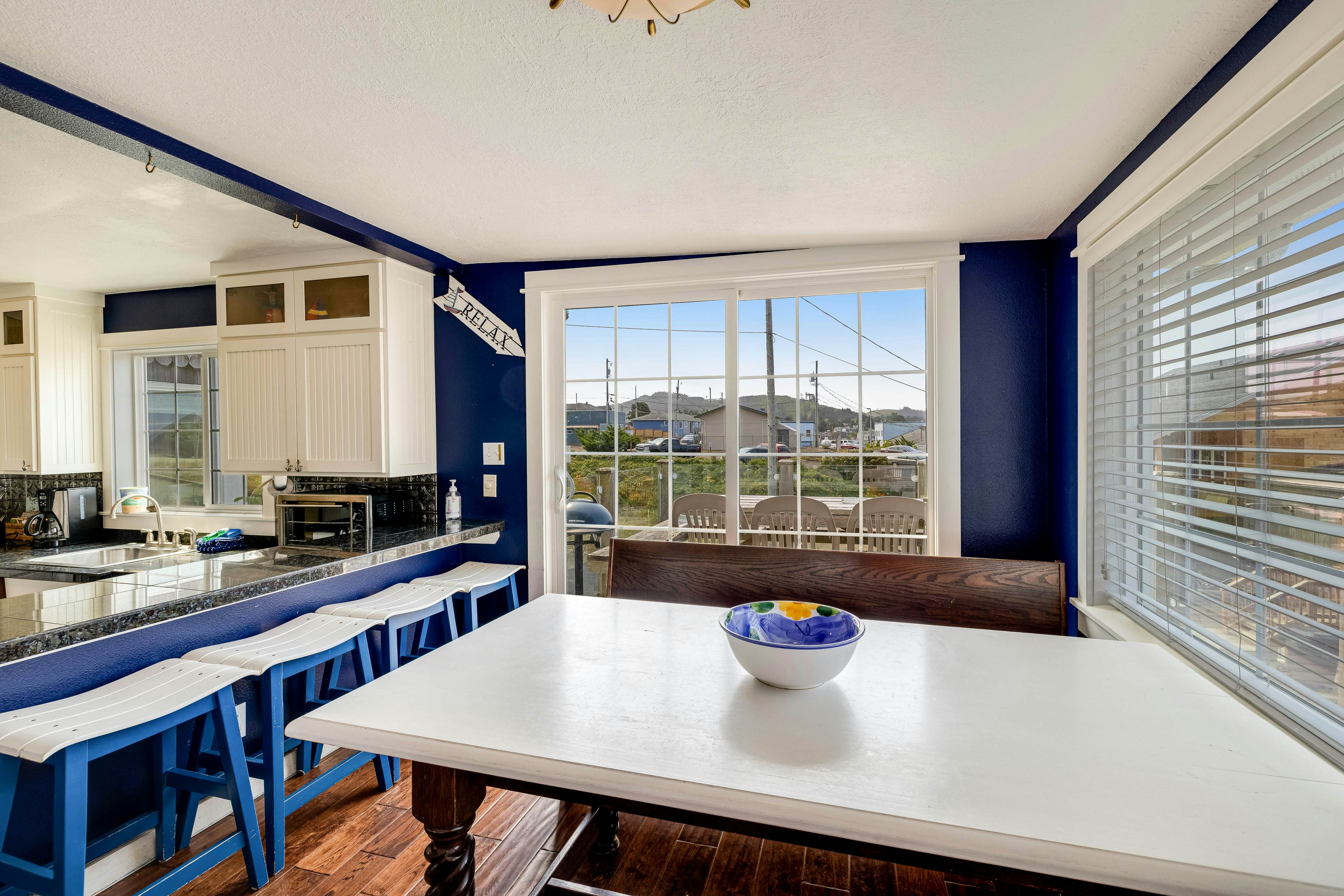 Beach View Dog-Friendly Home w/Gas Fireplace, Deck, Beach Access, & Free WiFi