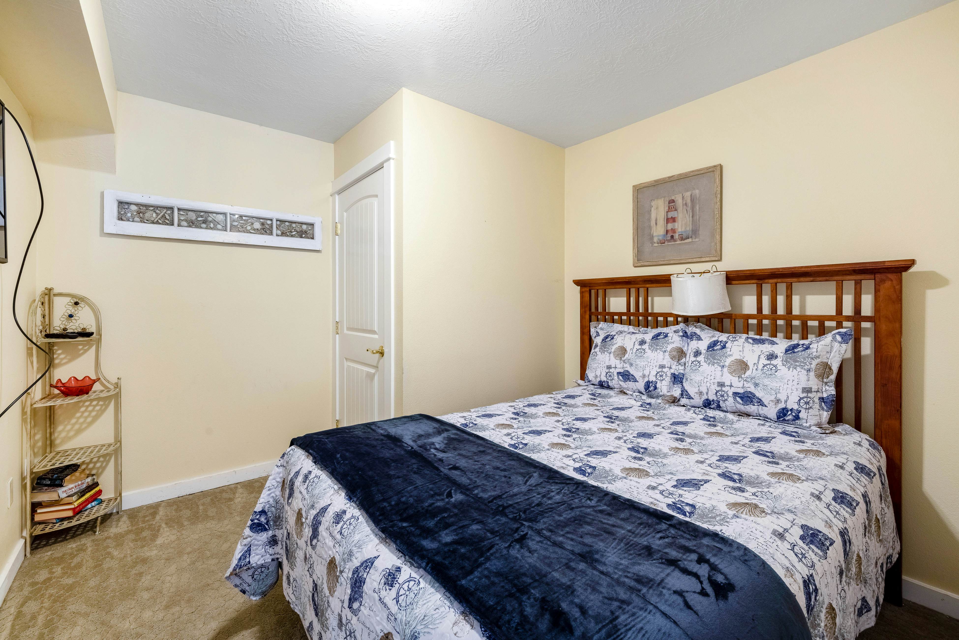 Beach View Dog-Friendly Home w/Gas Fireplace, Deck, Beach Access, & Free WiFi