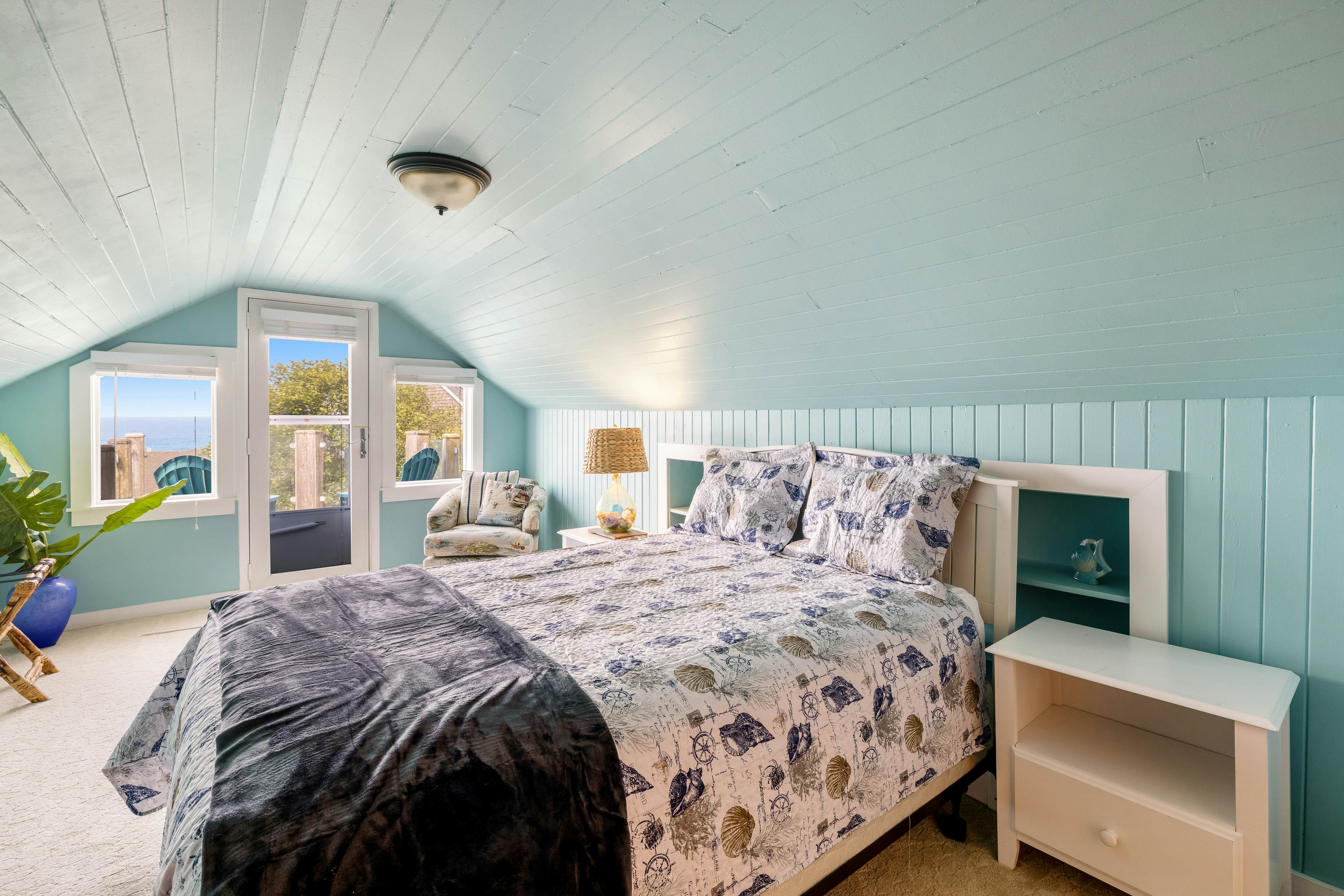 Beach View Dog-Friendly Home w/Gas Fireplace, Deck, Beach Access, & Free WiFi