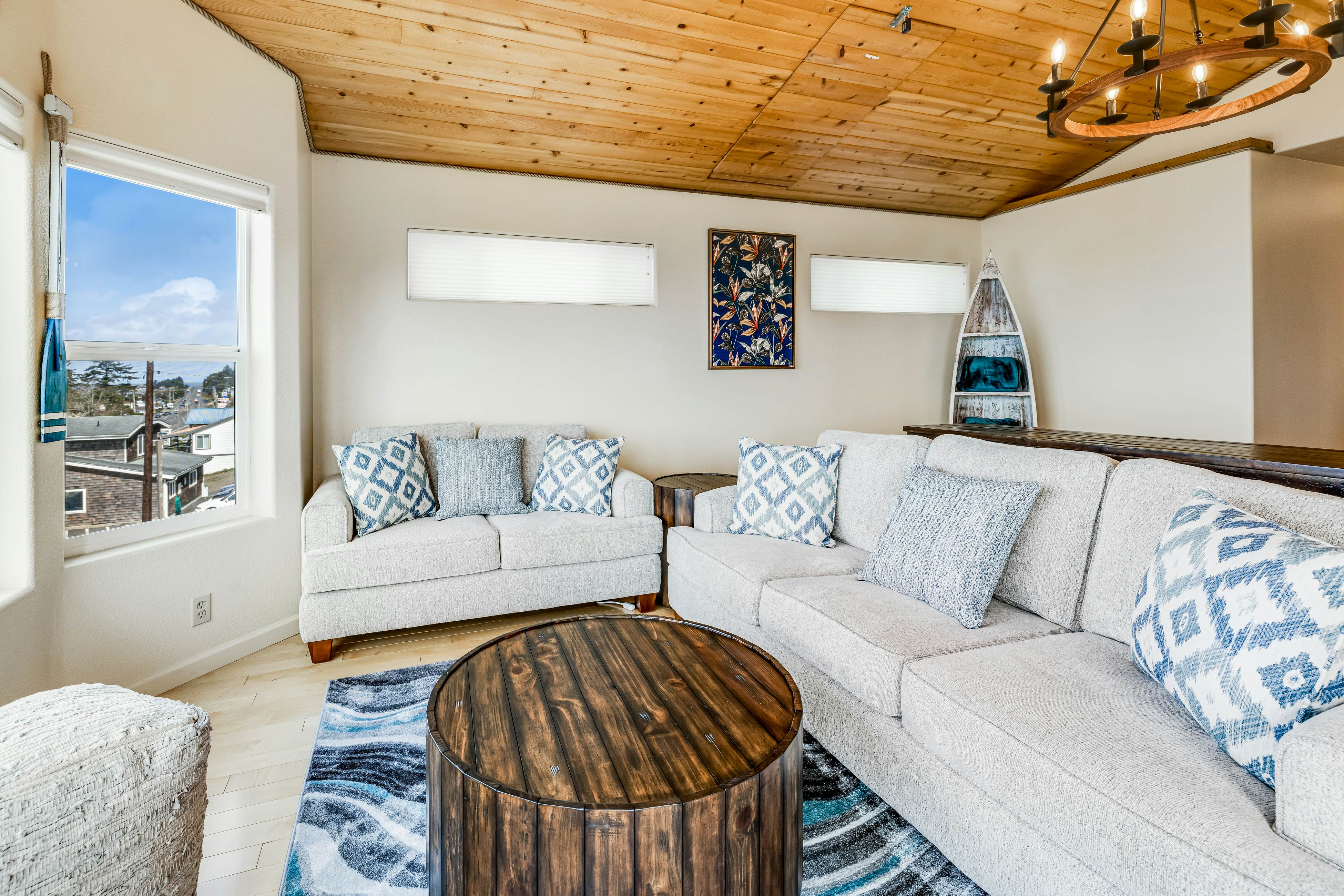 Luxury, Dog-Friendly Home w/Ocean Views, Gas Fireplace, Jetted Tub, Deck