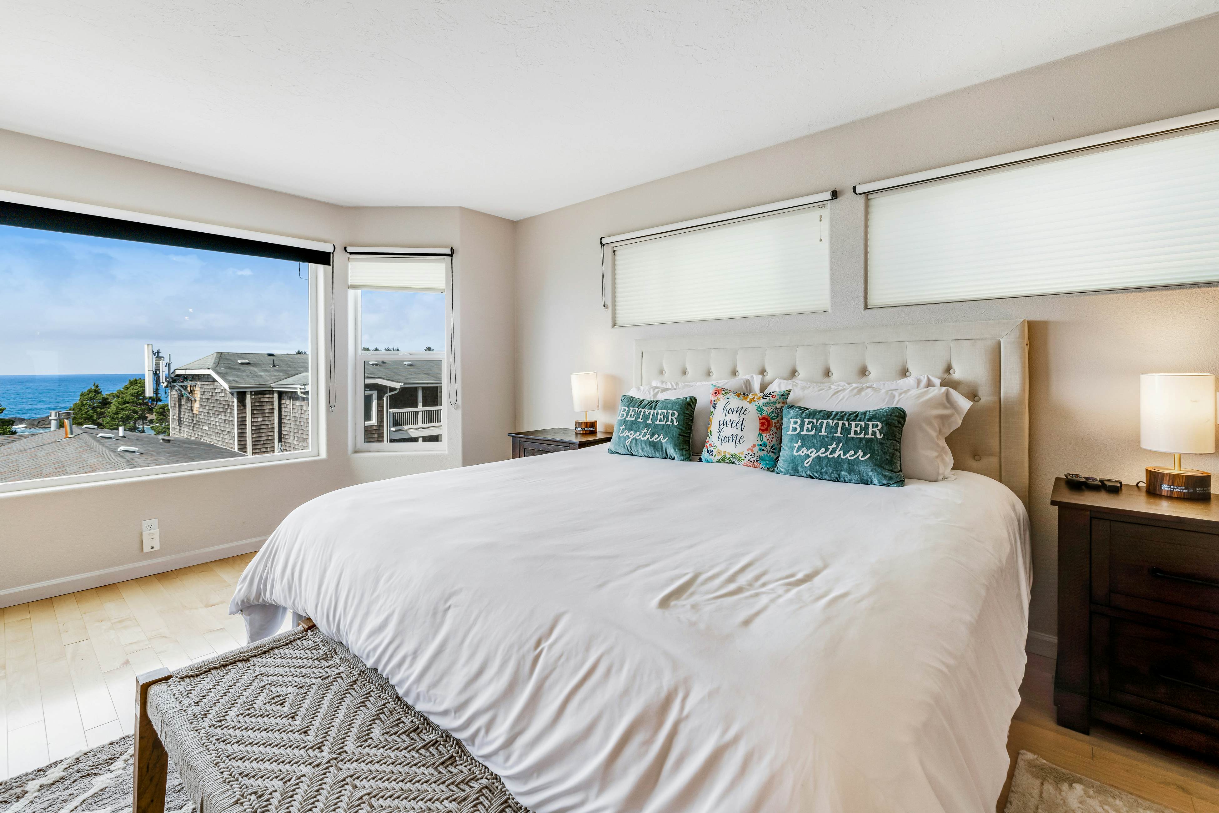 Luxury, Dog-Friendly Home w/Ocean Views, Gas Fireplace, Jetted Tub, Deck