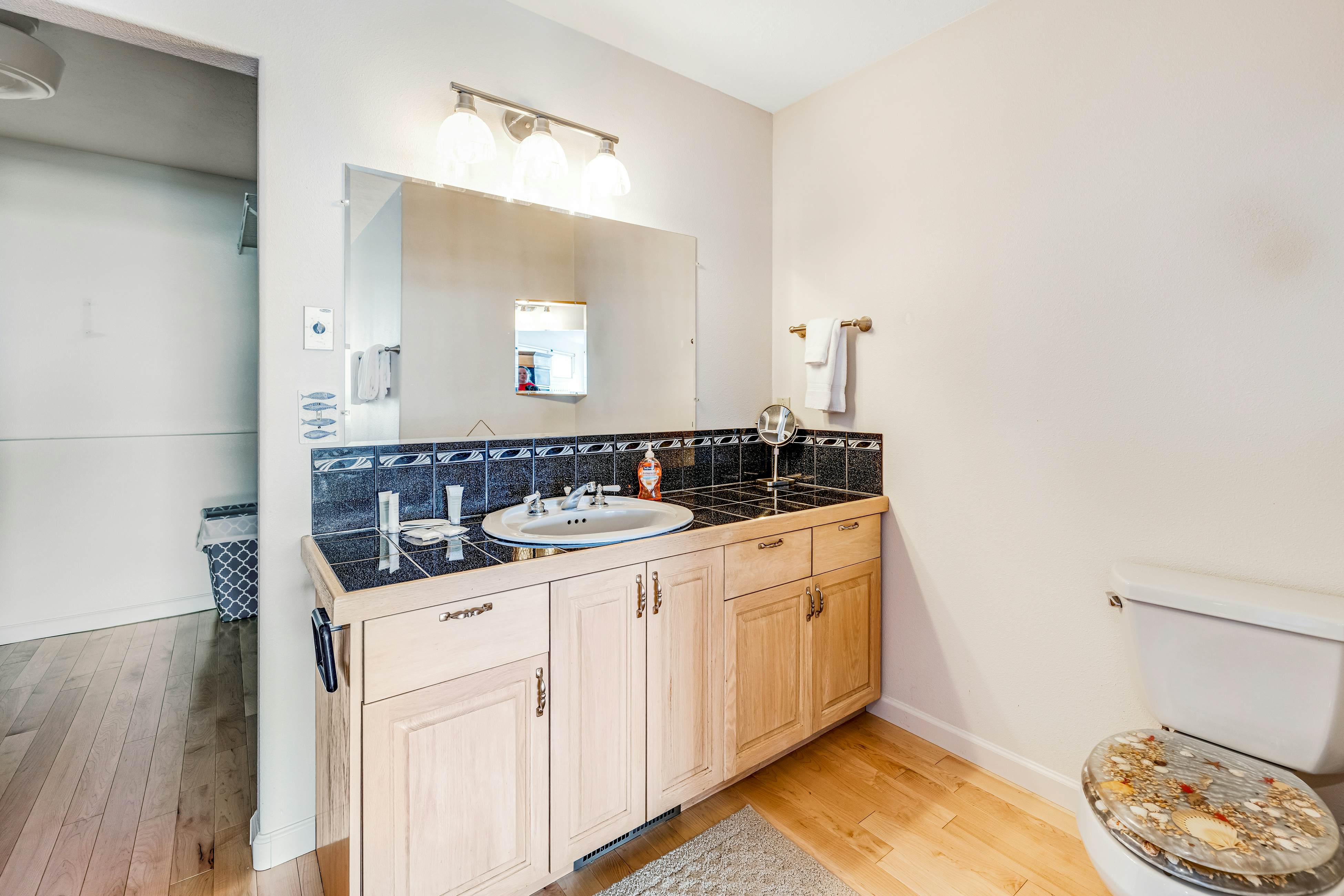 Luxury, Dog-Friendly Home w/Ocean Views, Gas Fireplace, Jetted Tub, Deck