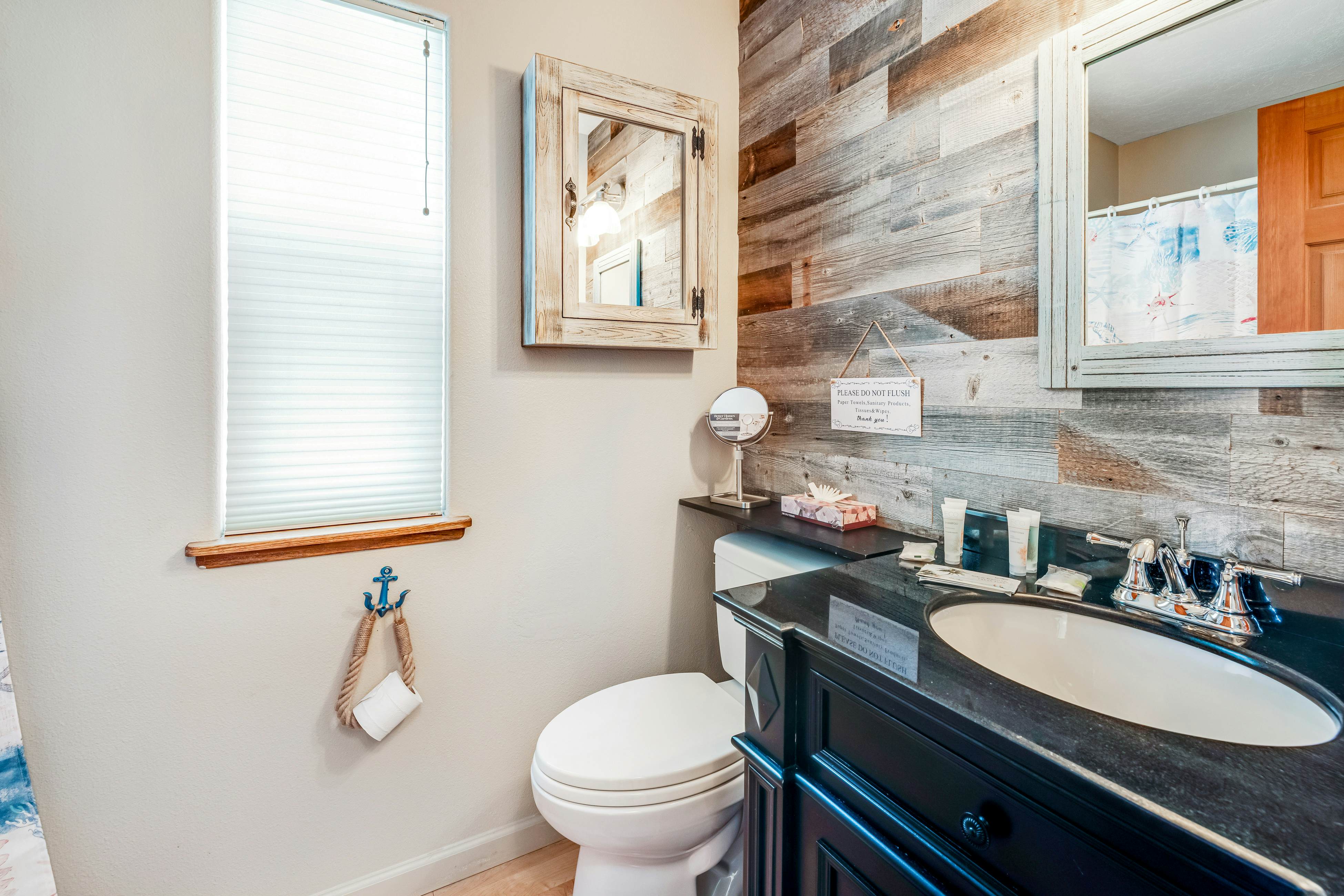 Luxury, Dog-Friendly Home w/Ocean Views, Gas Fireplace, Jetted Tub, Deck