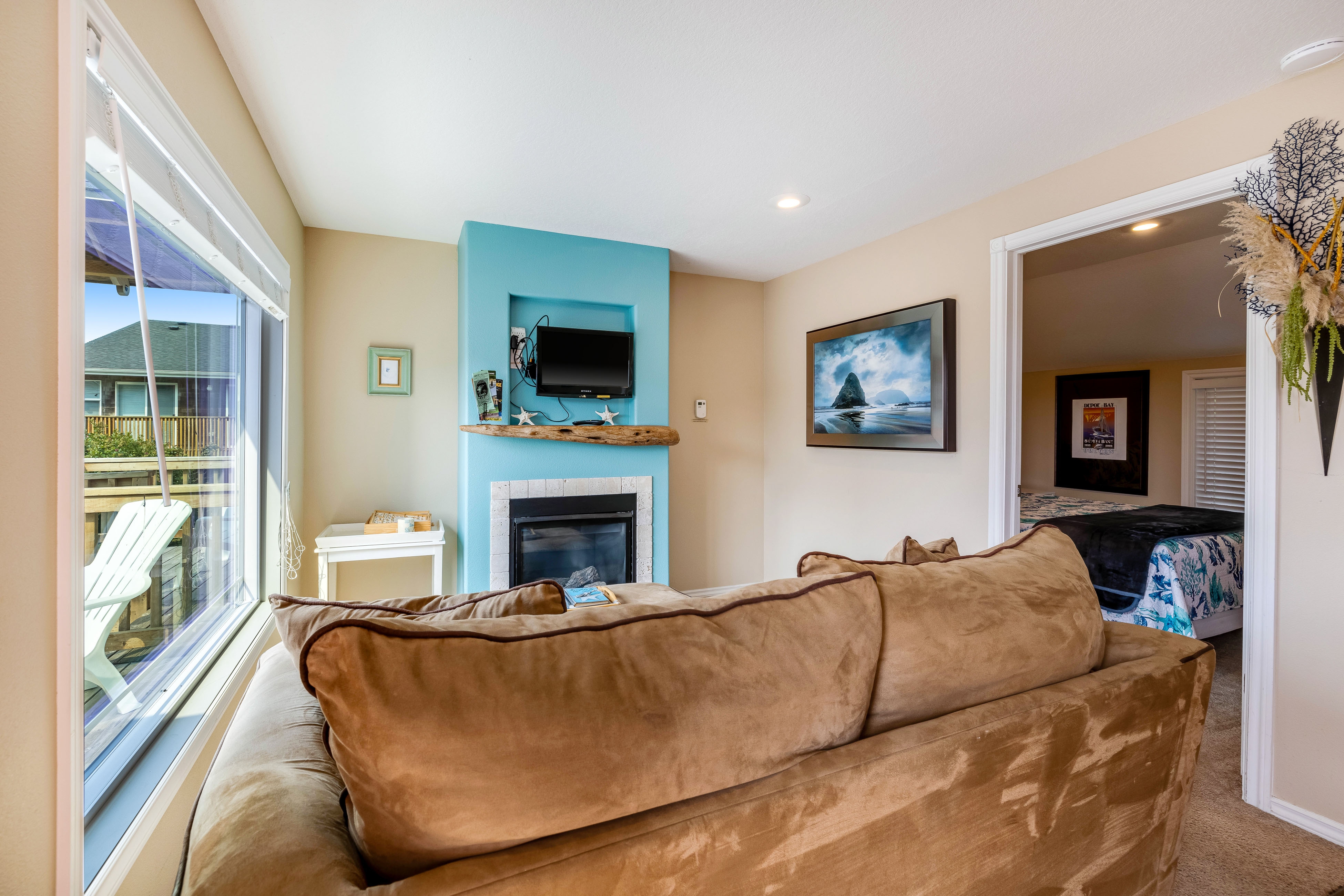 Ocean view cabin with deck and beach access dog friendly