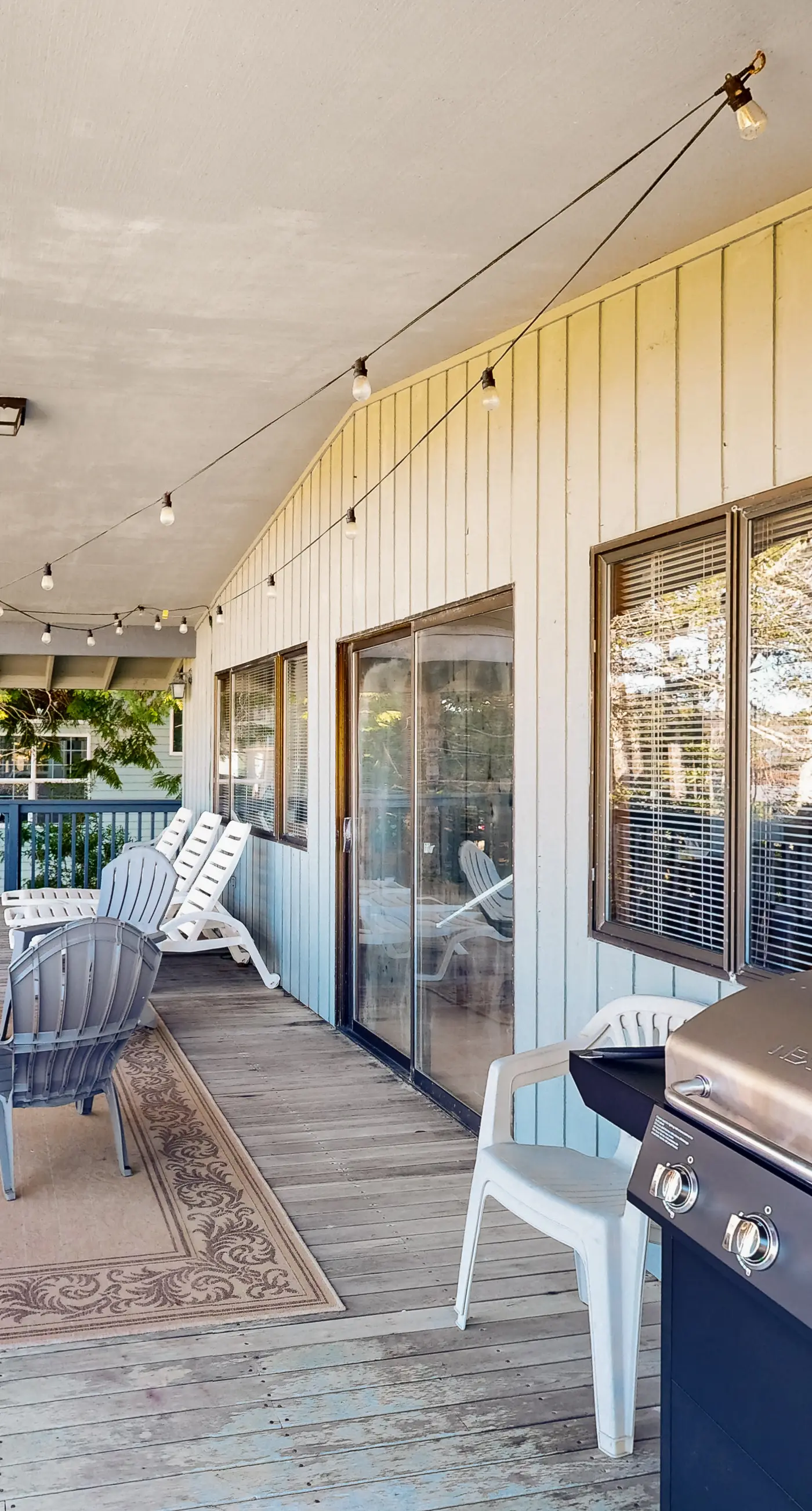 Comfortable inviting home with great deck 2 blocks to the beach