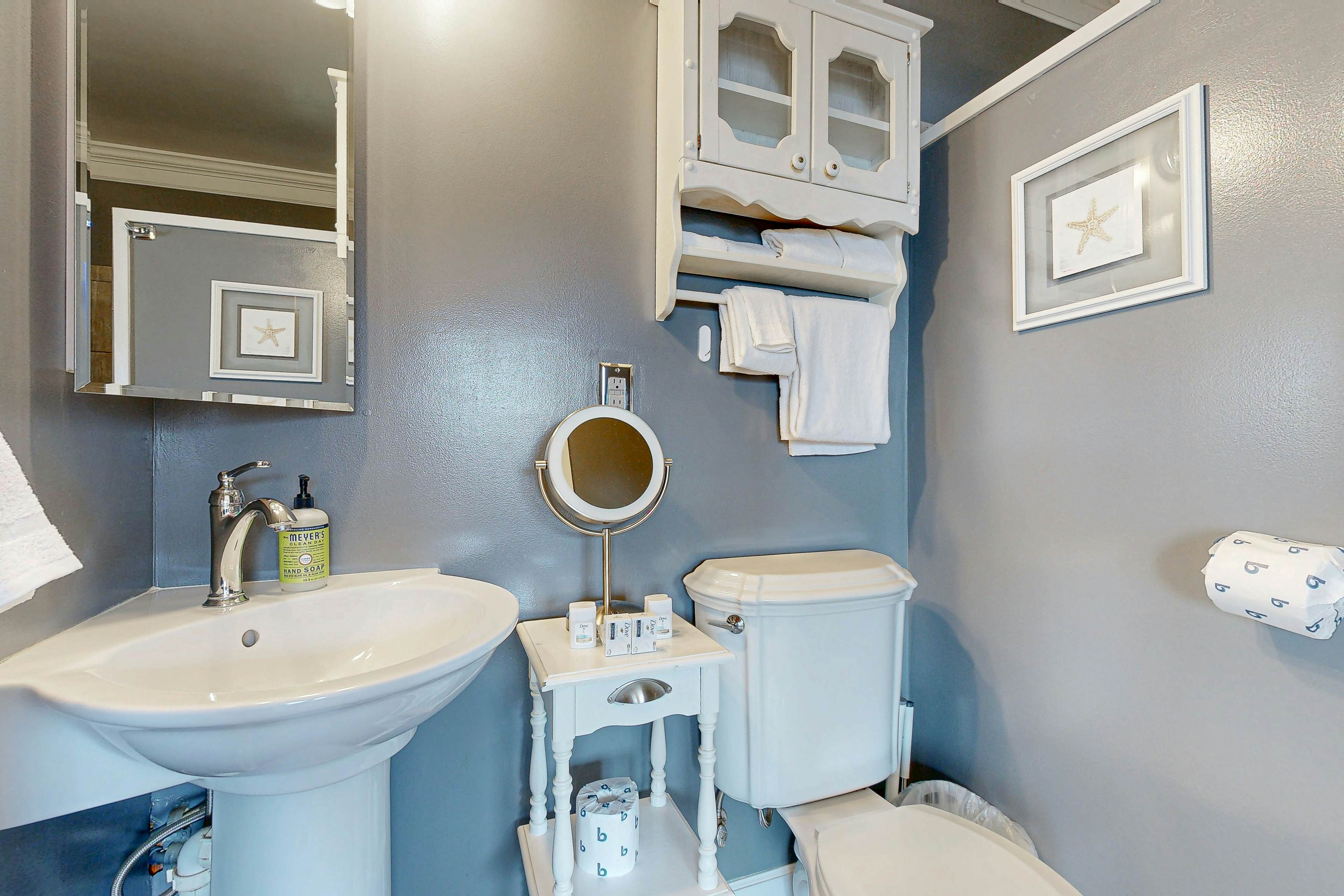 Spacious home with Ocean Views, game room, office, deck/patio & grill - dogs ok