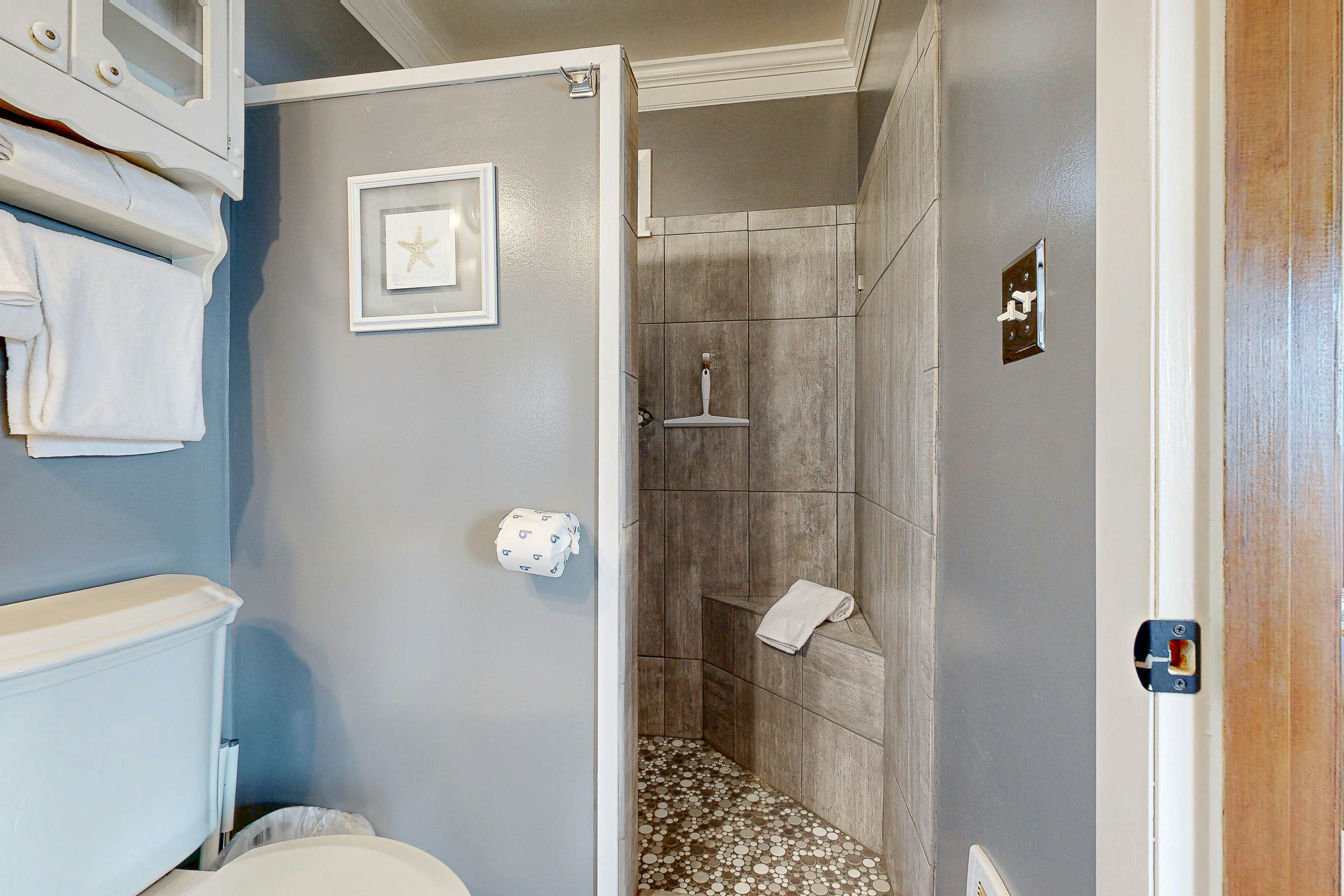 Spacious home with Ocean Views, game room, office, deck/patio & grill - dogs ok