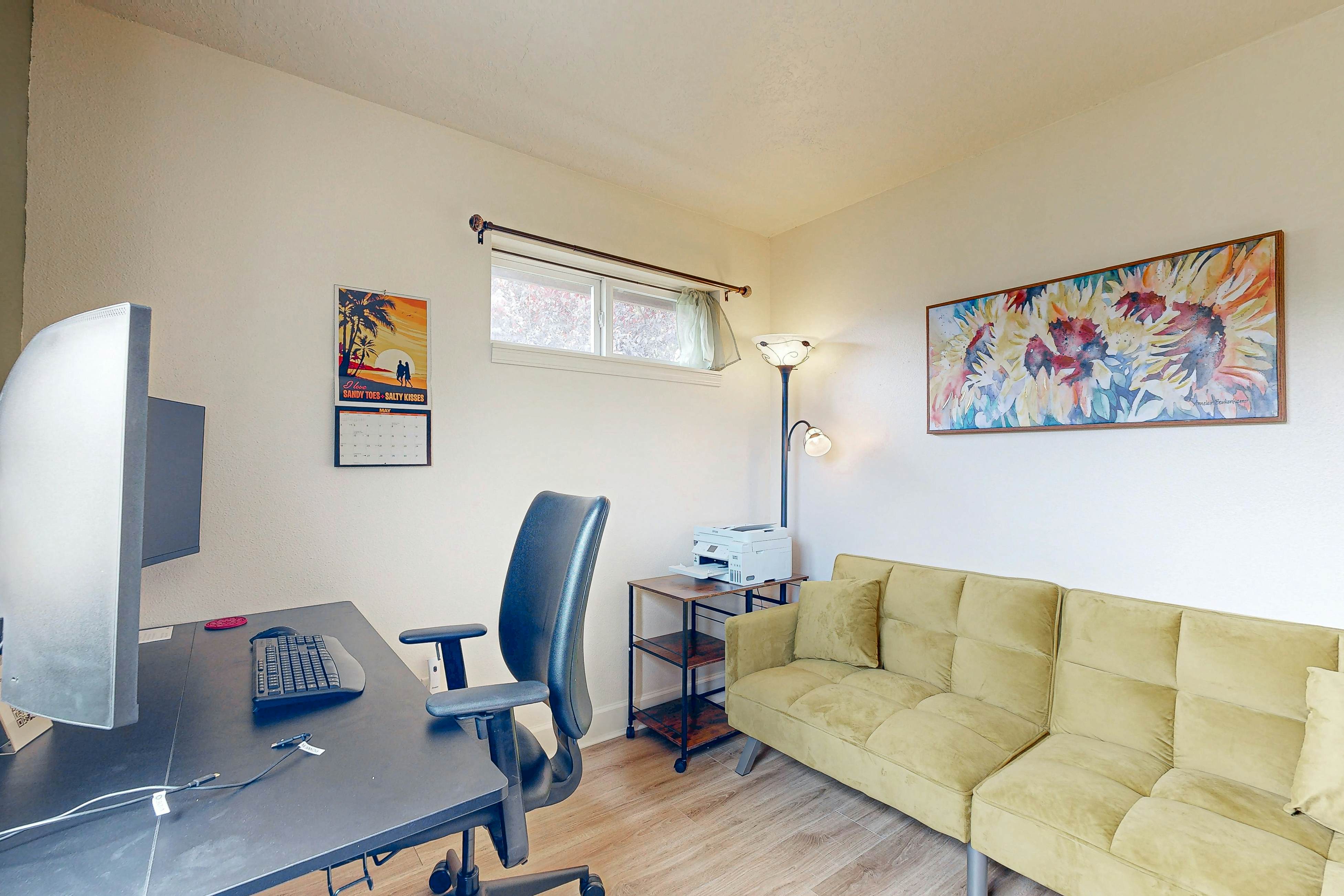 Spacious home with Ocean Views, game room, office, deck/patio & grill - dogs ok