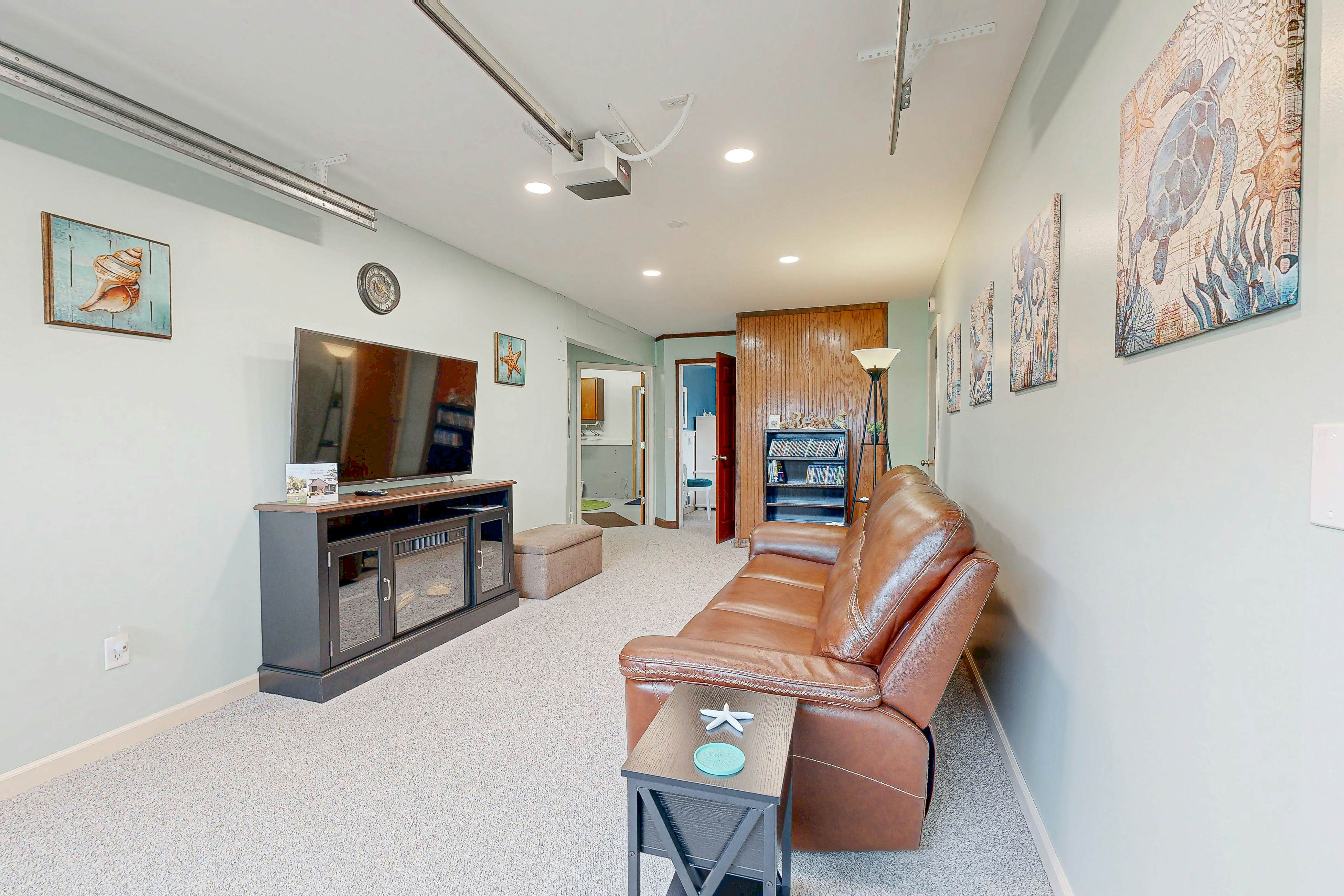 Spacious home with Ocean Views, game room, office, deck/patio & grill - dogs ok