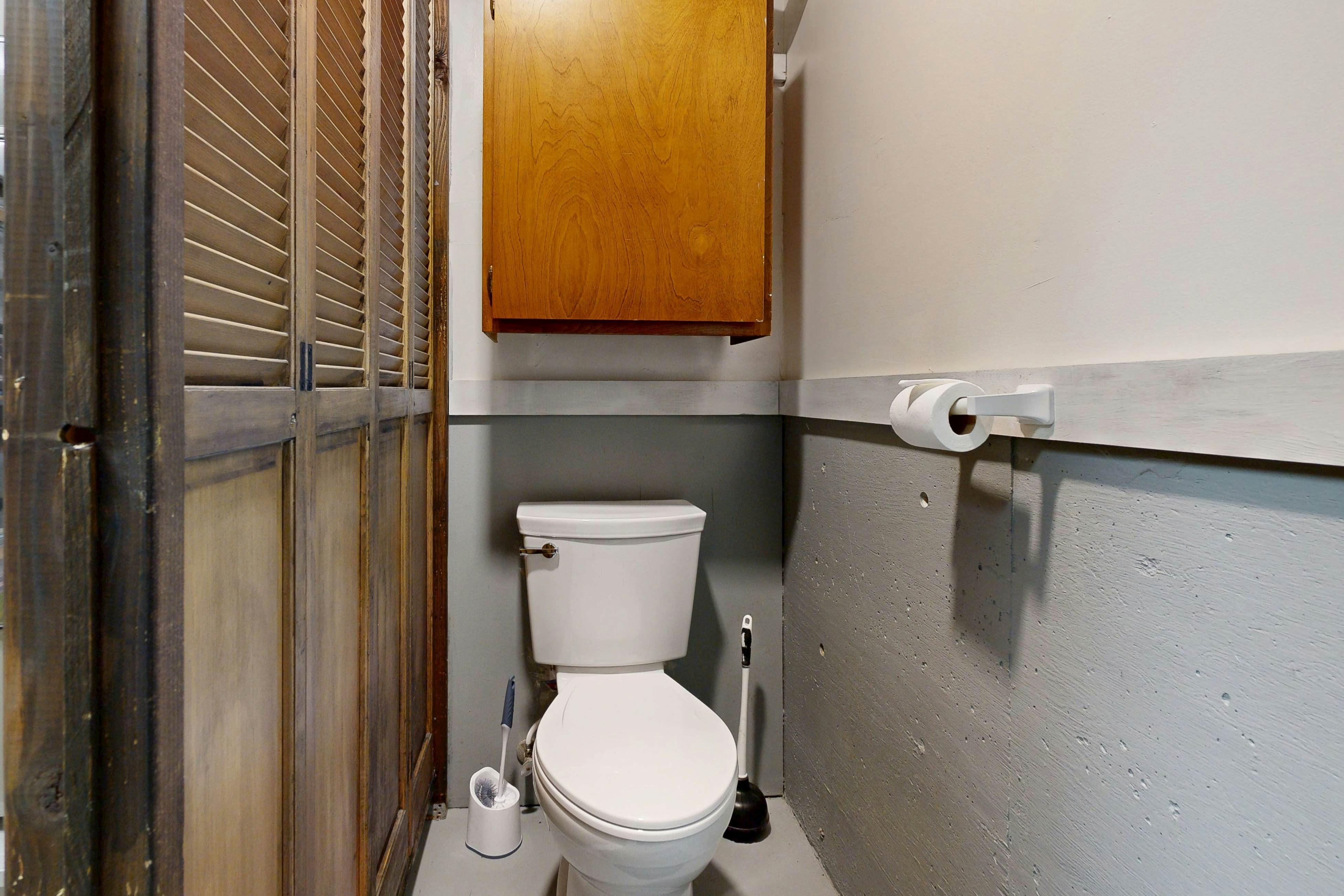 Spacious home with Ocean Views, game room, office, deck/patio & grill - dogs ok