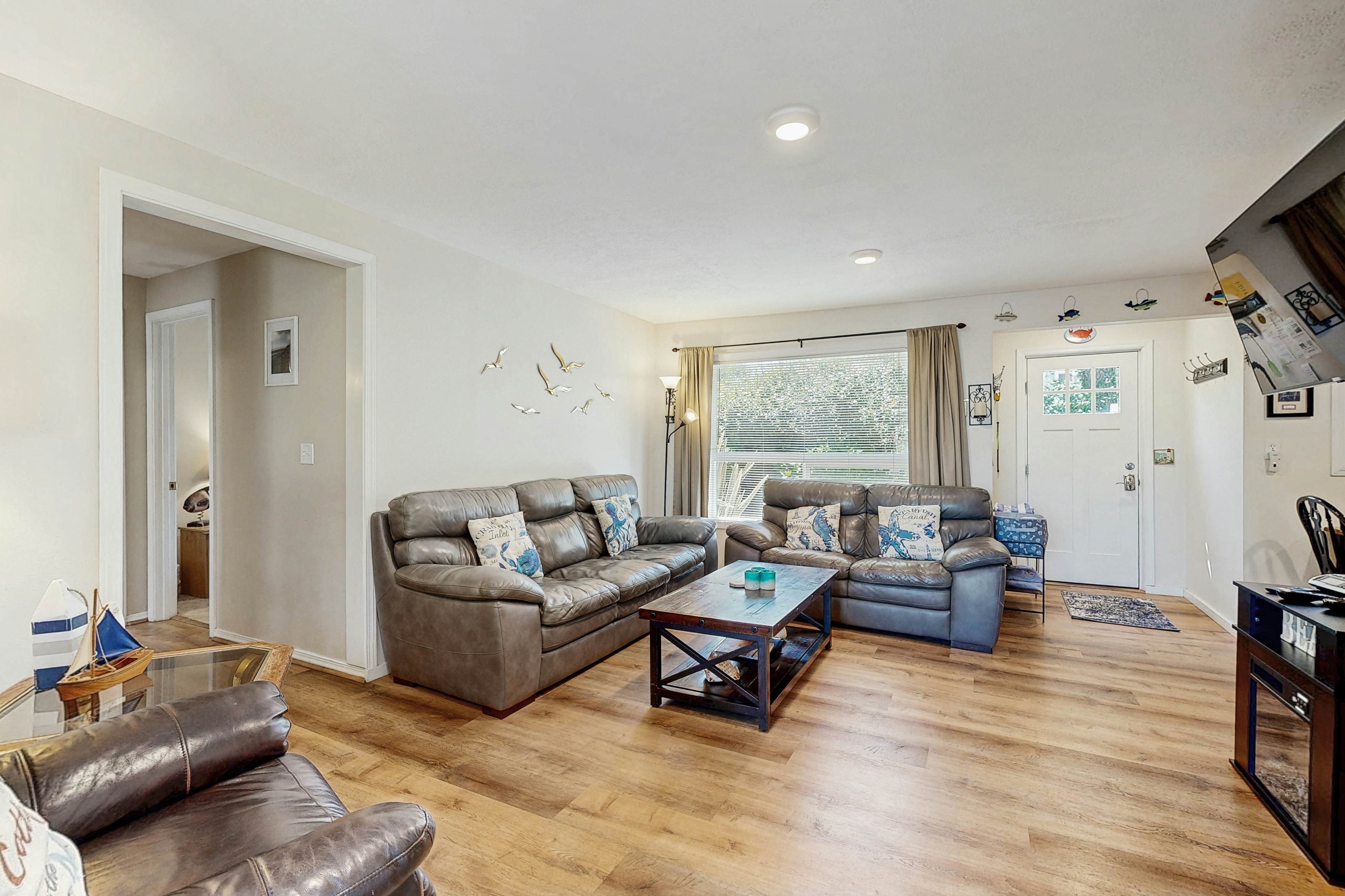 Dog-Friendly Oregon Coast Getaway with Private Hot Tub