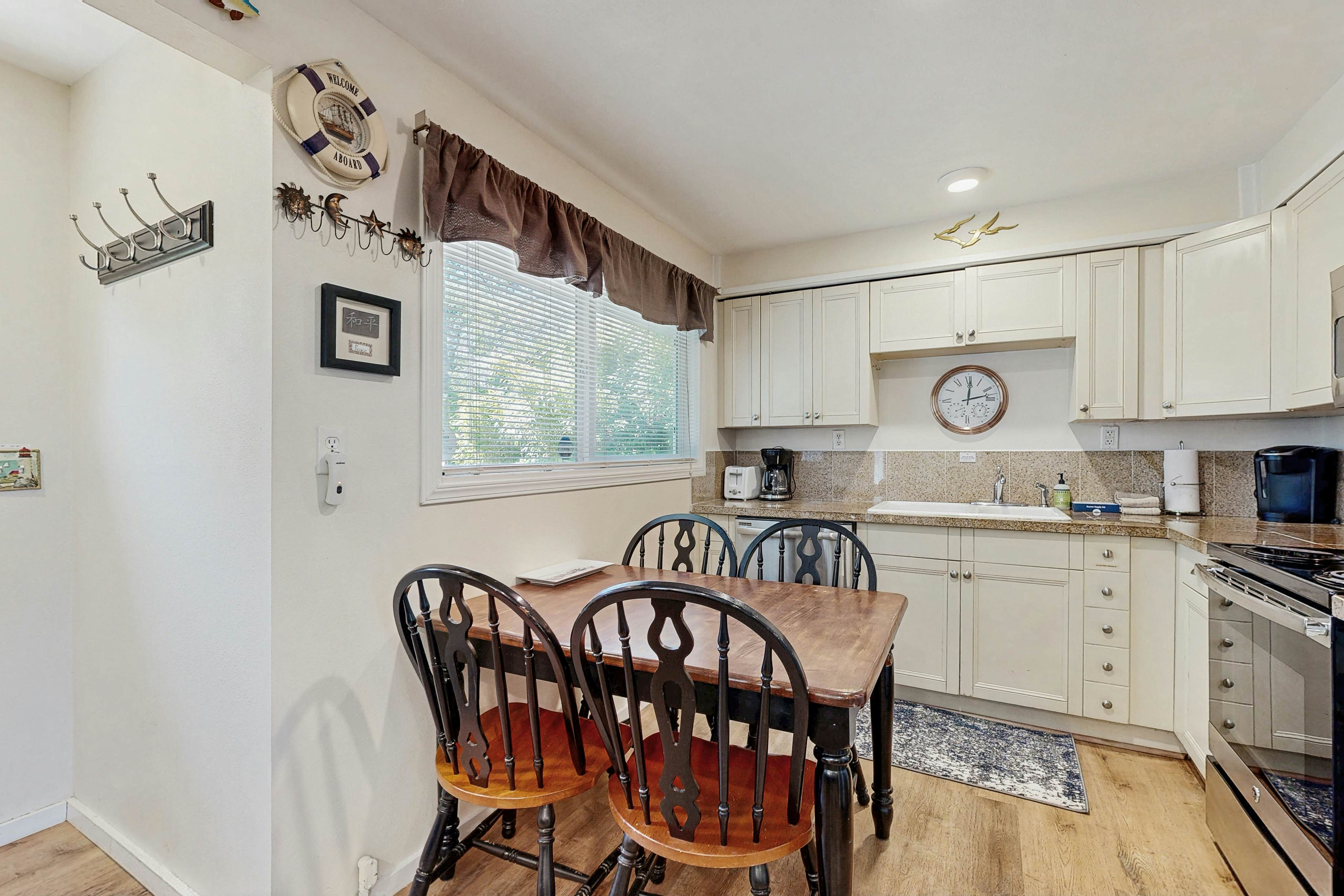 Dog-Friendly Oregon Coast Getaway with Private Hot Tub