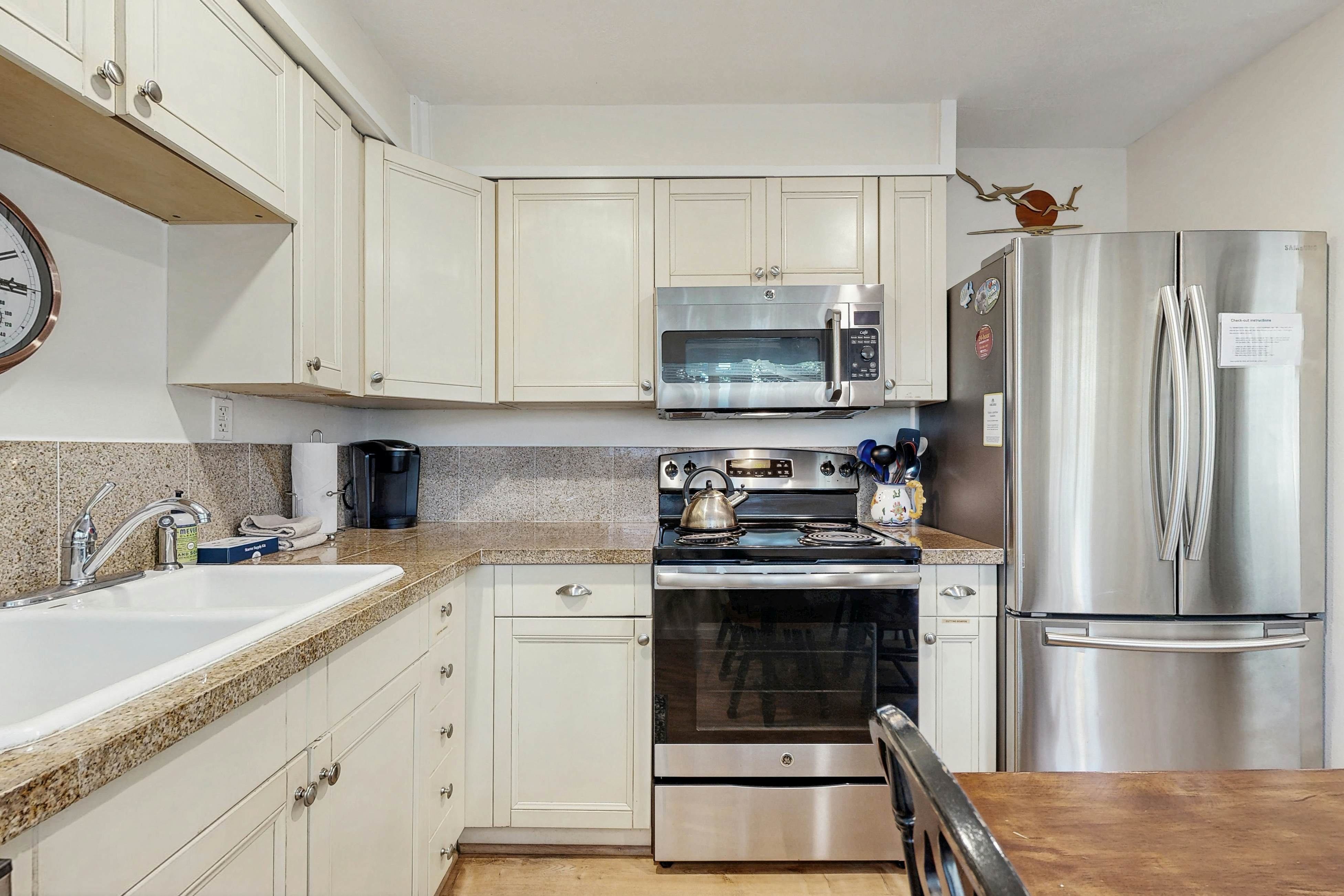 Dog-Friendly Oregon Coast Getaway with Private Hot Tub