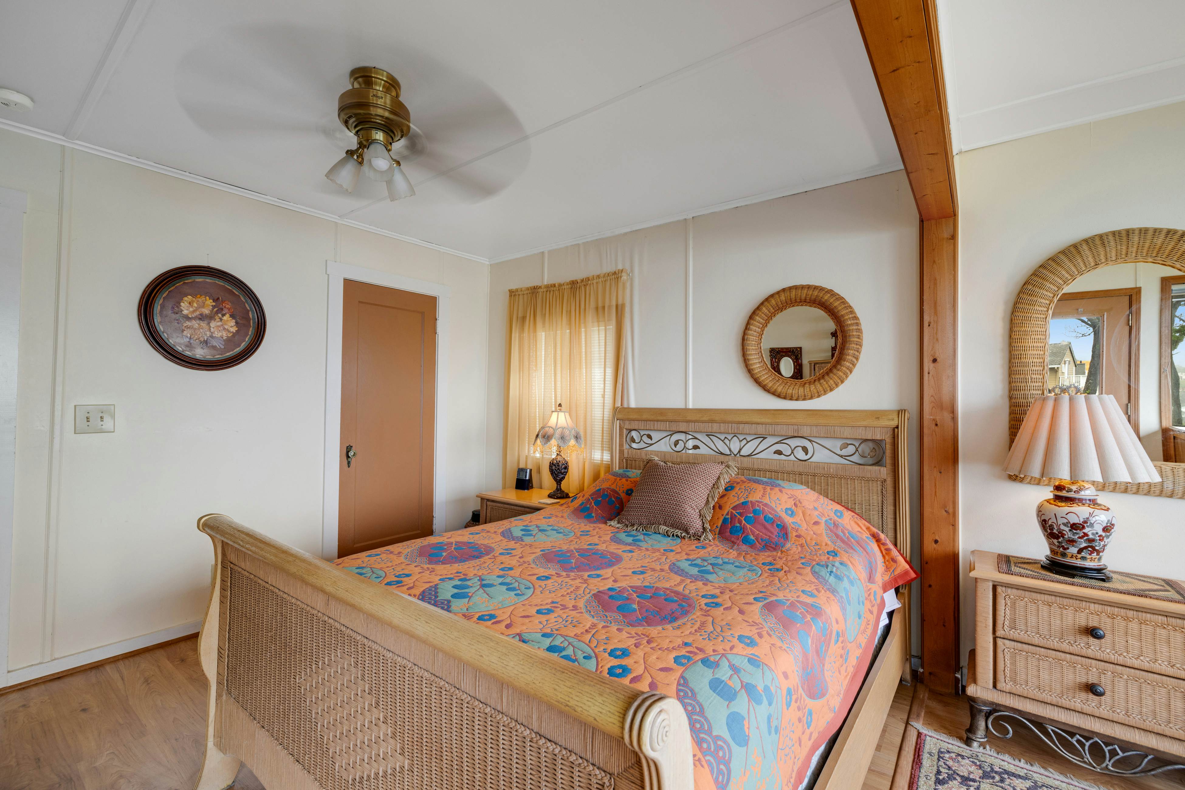 Historic Waterfront Home with Ocean Views, Great Location - Dogs OK