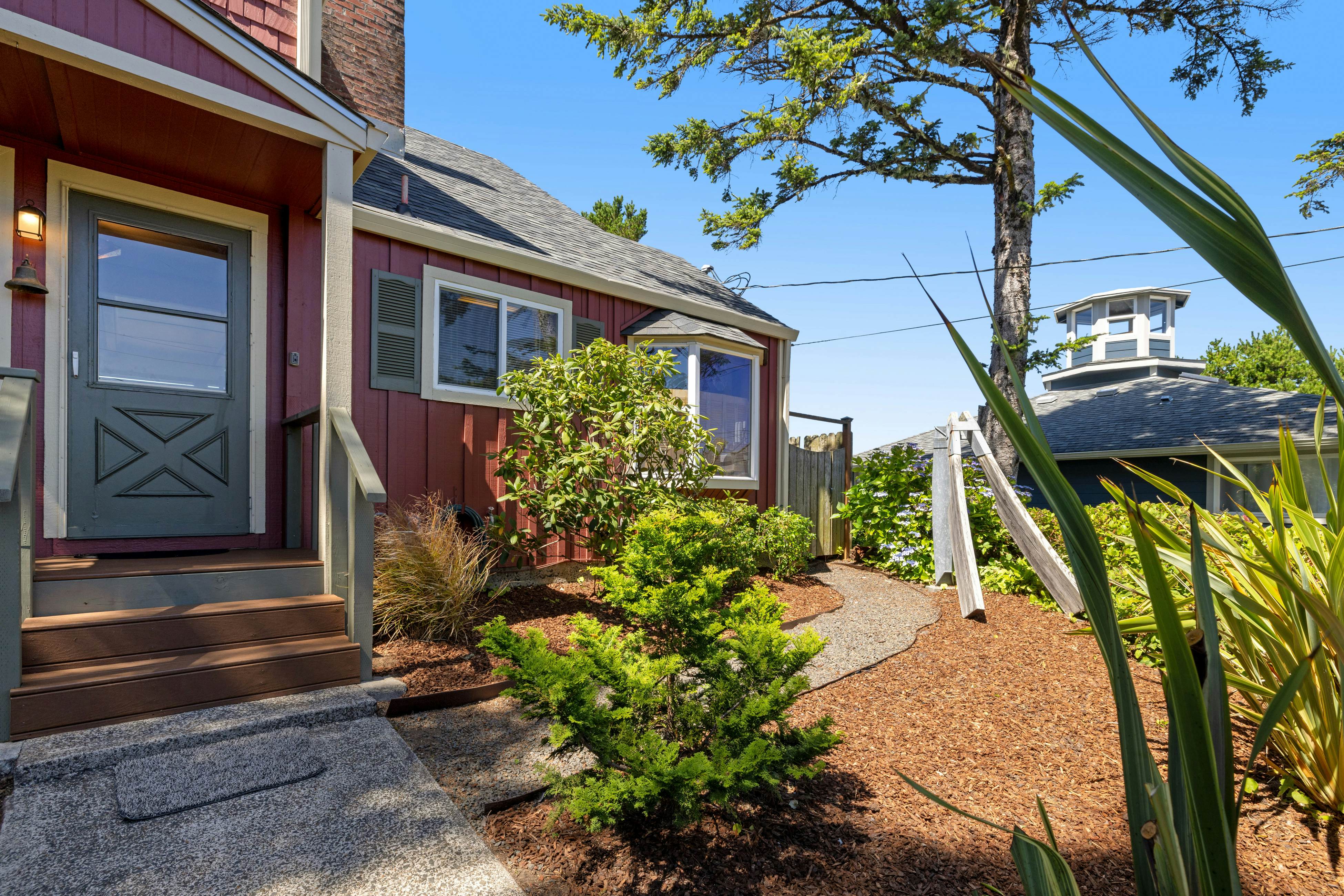 Historic Waterfront Home with Ocean Views, Great Location - Dogs OK