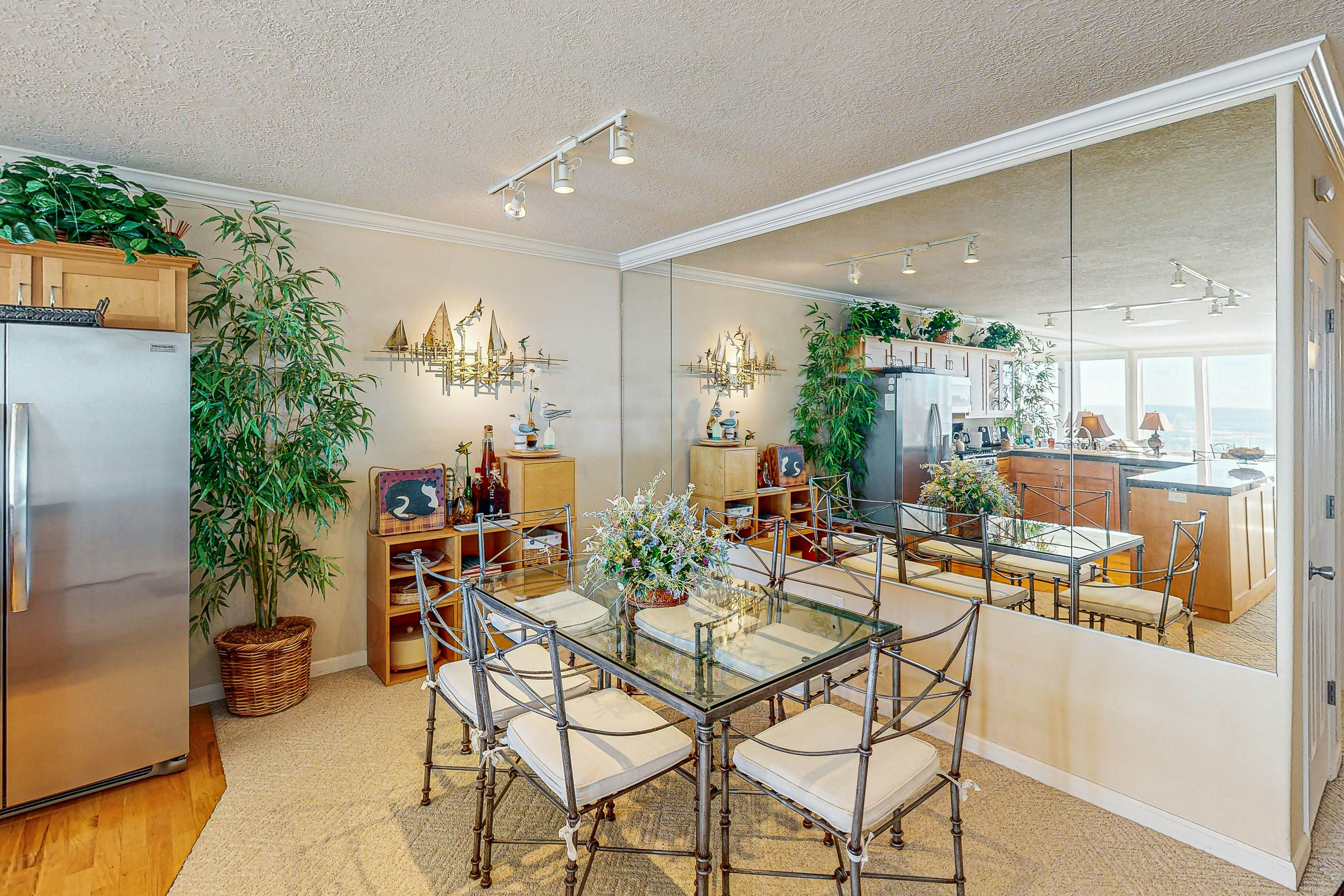 Luxury Waterfront Condo with Shared Hot Tub, Pool, and Ocean Views