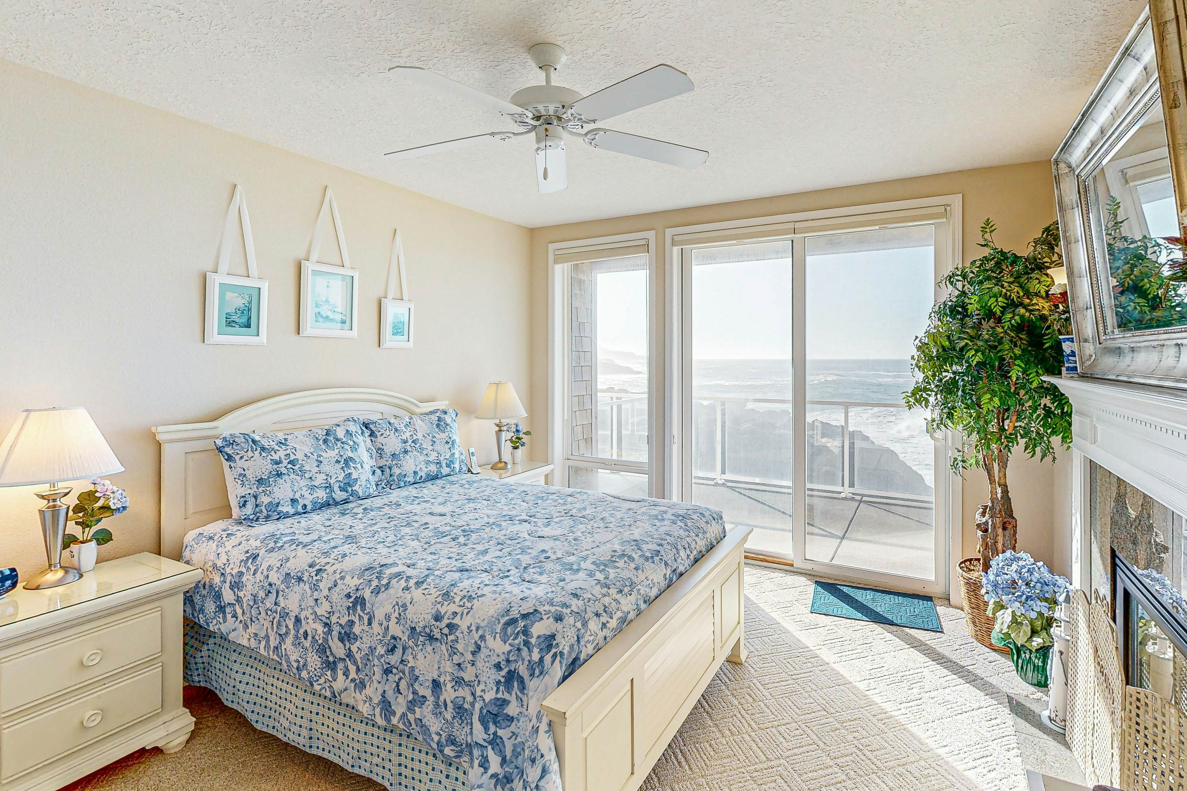 Luxury Waterfront Condo with Shared Hot Tub, Pool, and Ocean Views