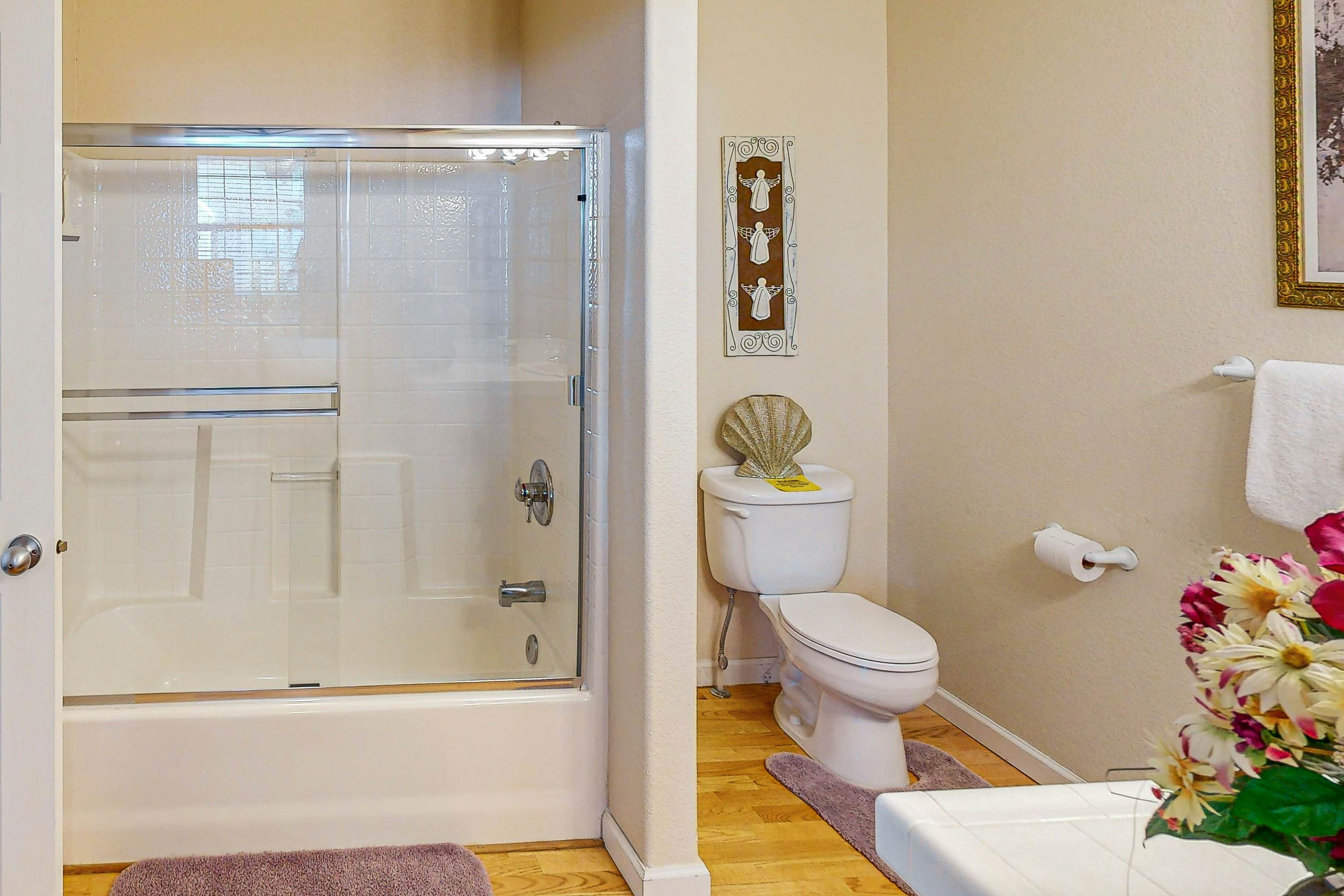 Luxury Waterfront Condo with Shared Hot Tub, Pool, and Ocean Views