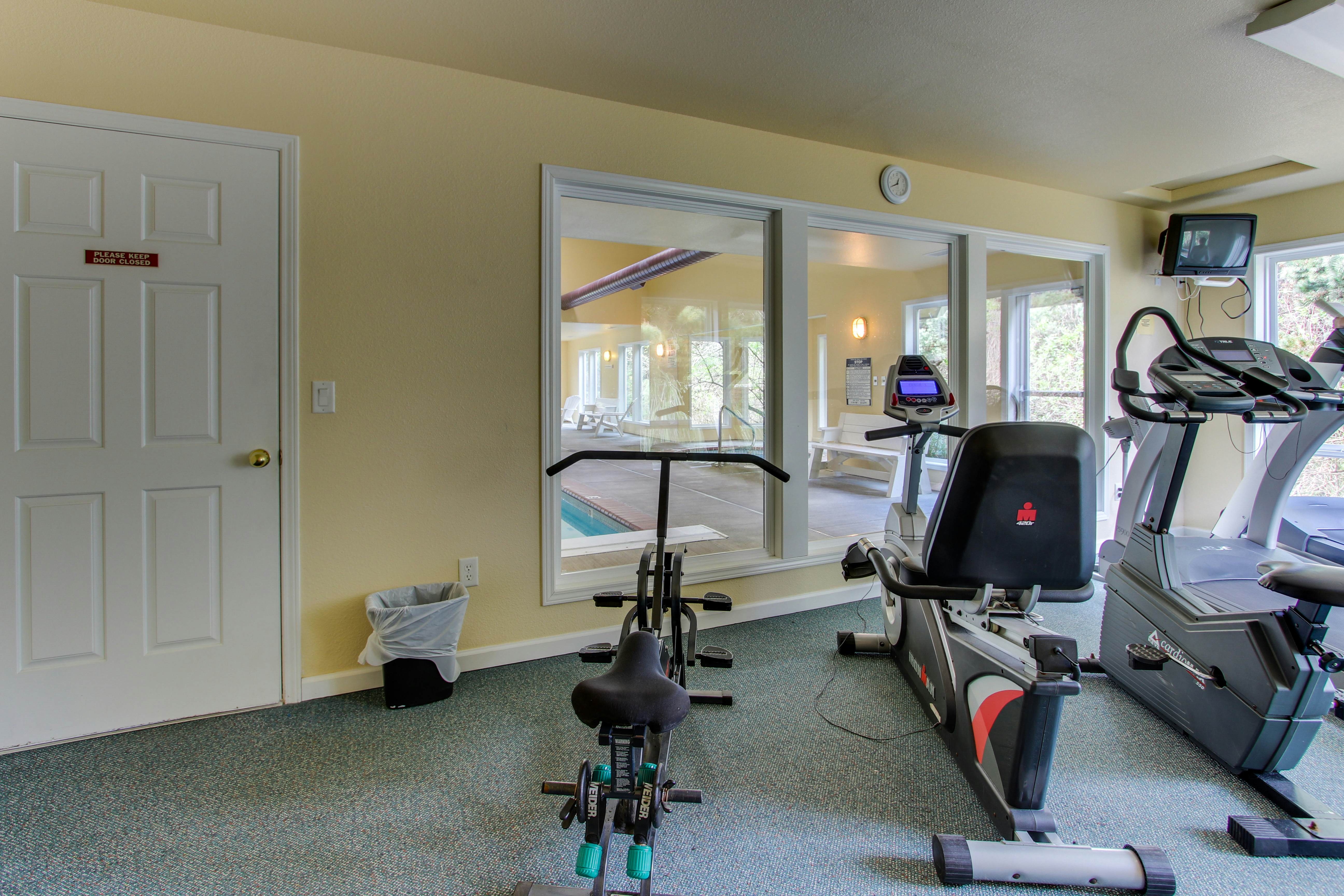 Luxury Waterfront Condo with Shared Hot Tub, Pool, and Ocean Views