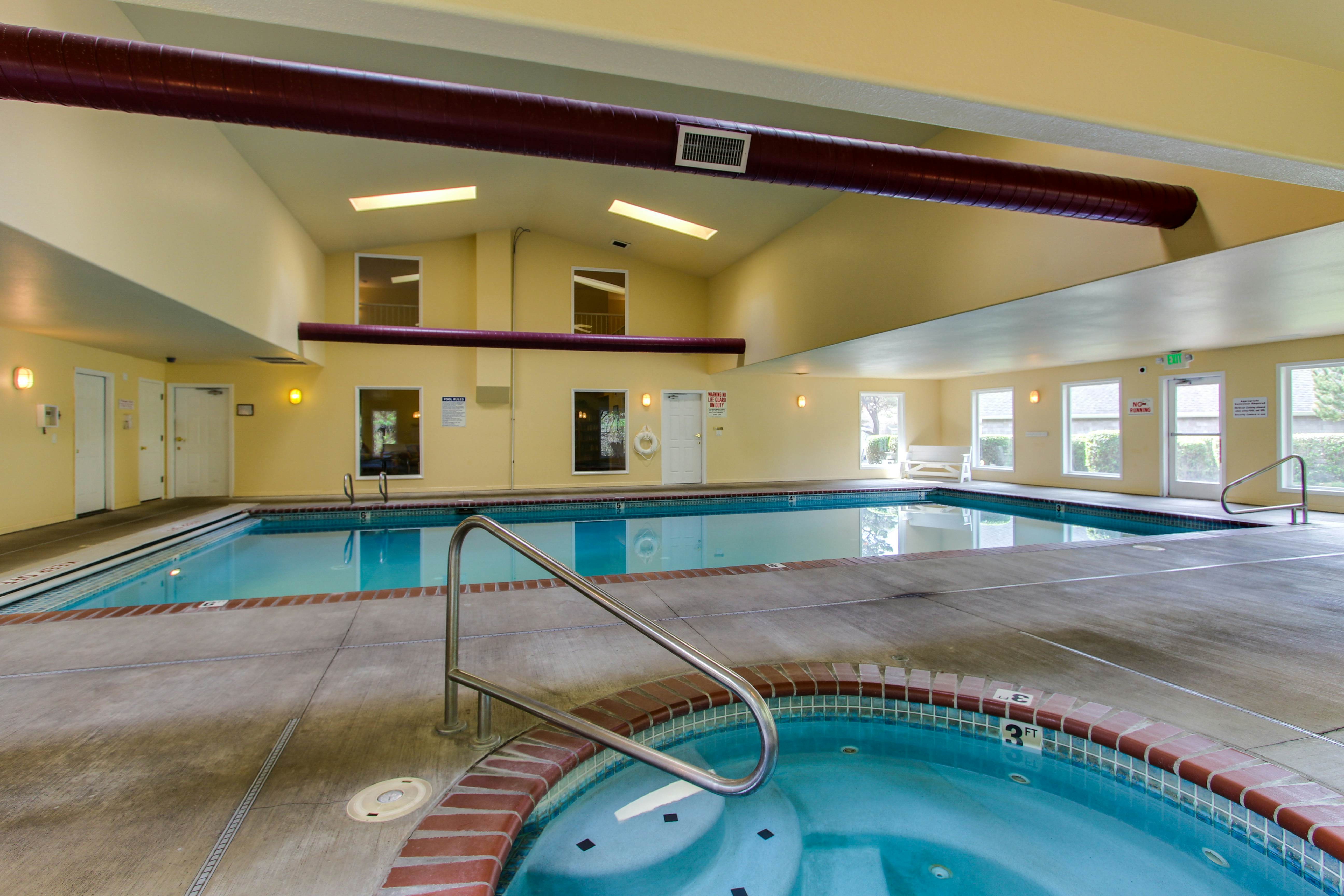 Luxury Waterfront Condo with Shared Hot Tub, Pool, and Ocean Views