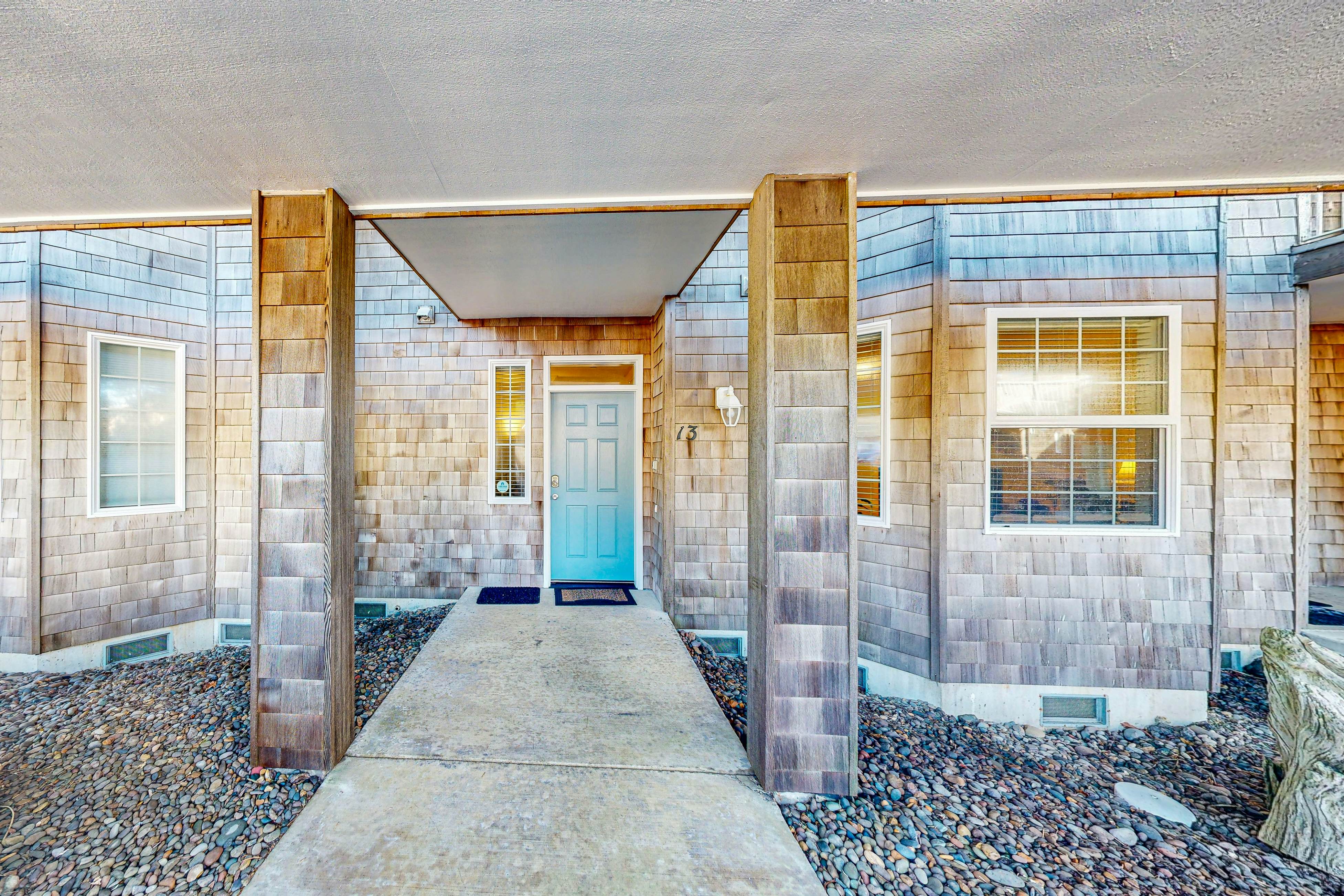 Luxury Waterfront Condo with Shared Hot Tub, Pool, and Ocean Views