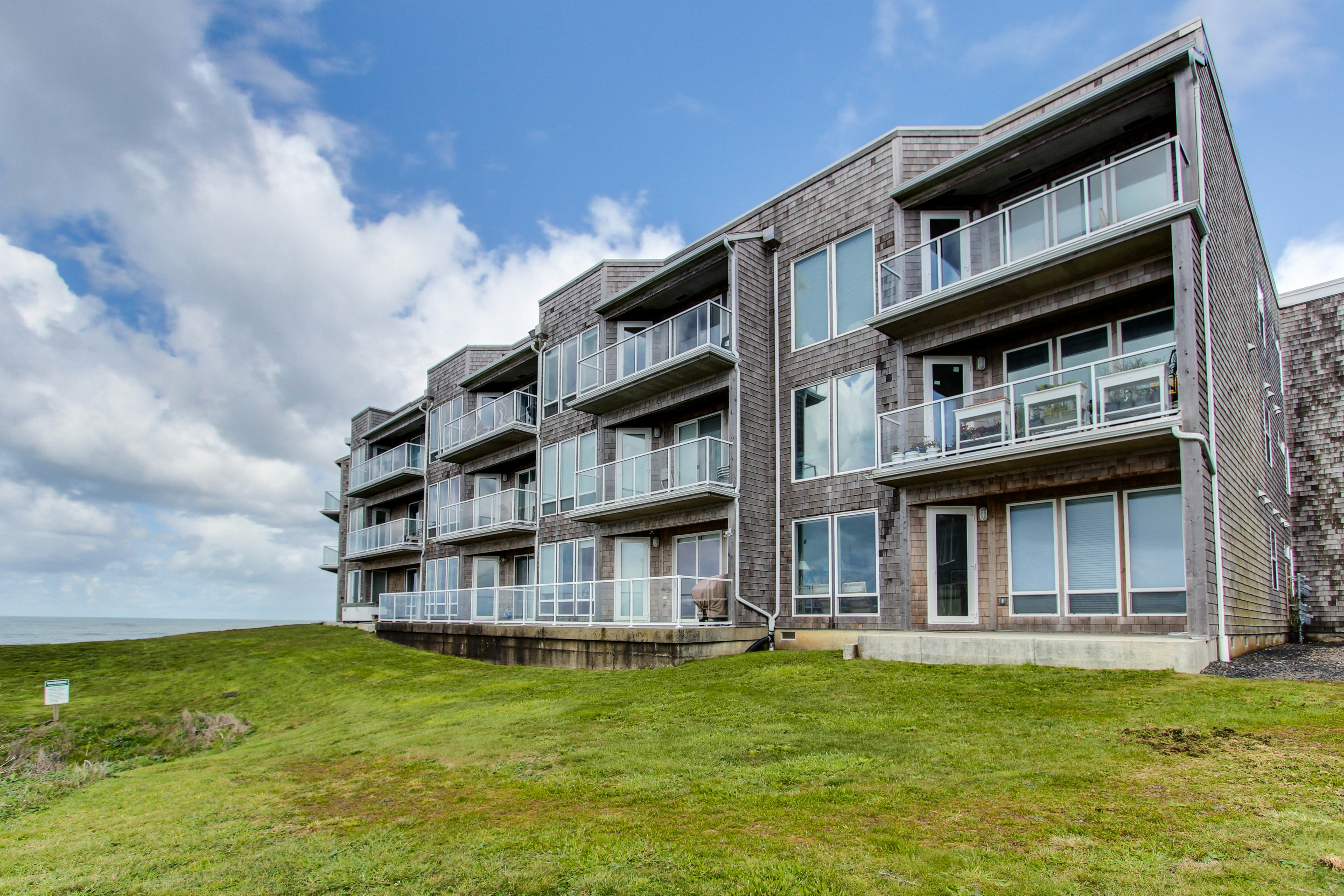 Luxury Waterfront Condo with Shared Hot Tub, Pool, and Ocean Views