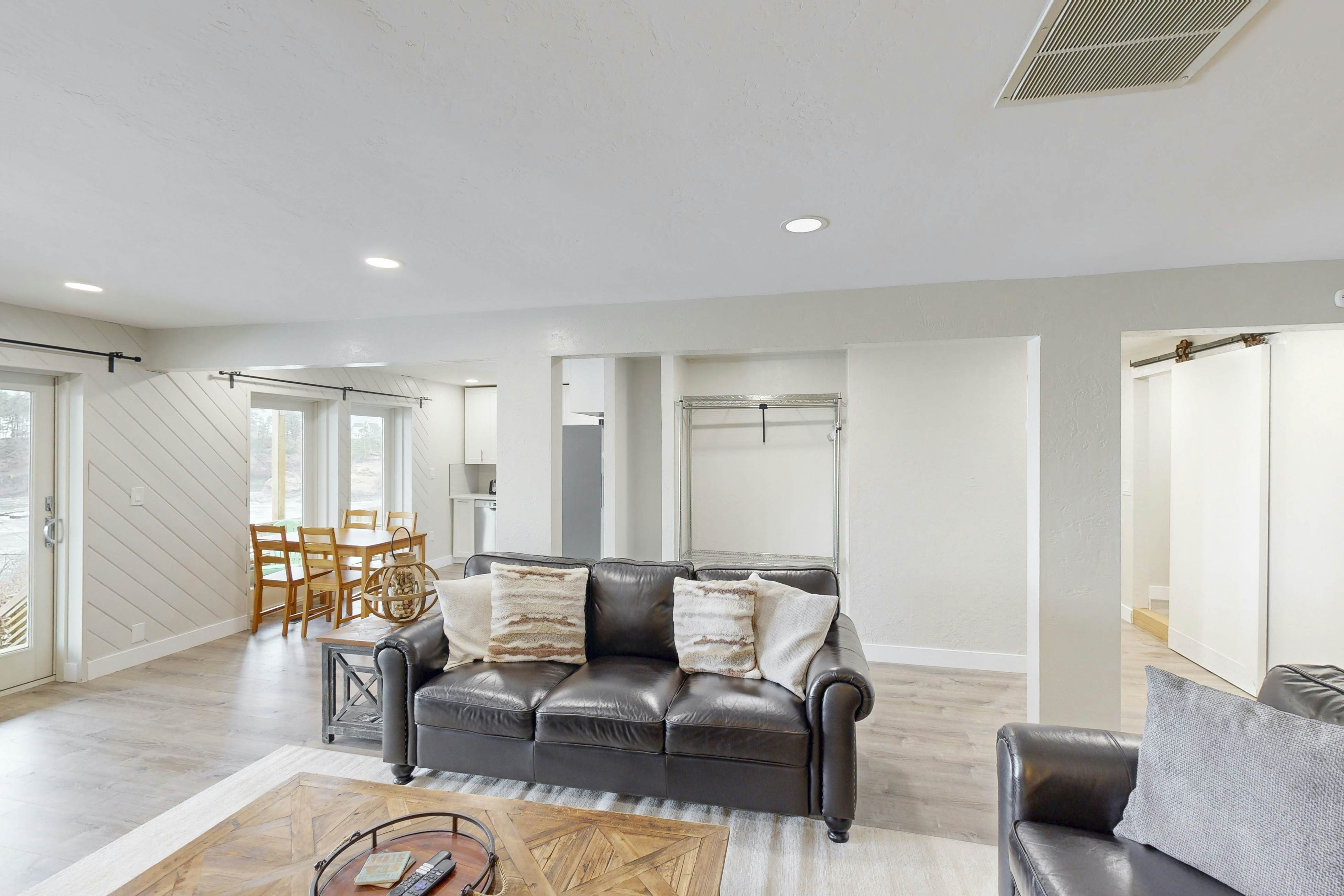 Oceanfront dog-friendly home with coastal views, telescope, walkable location