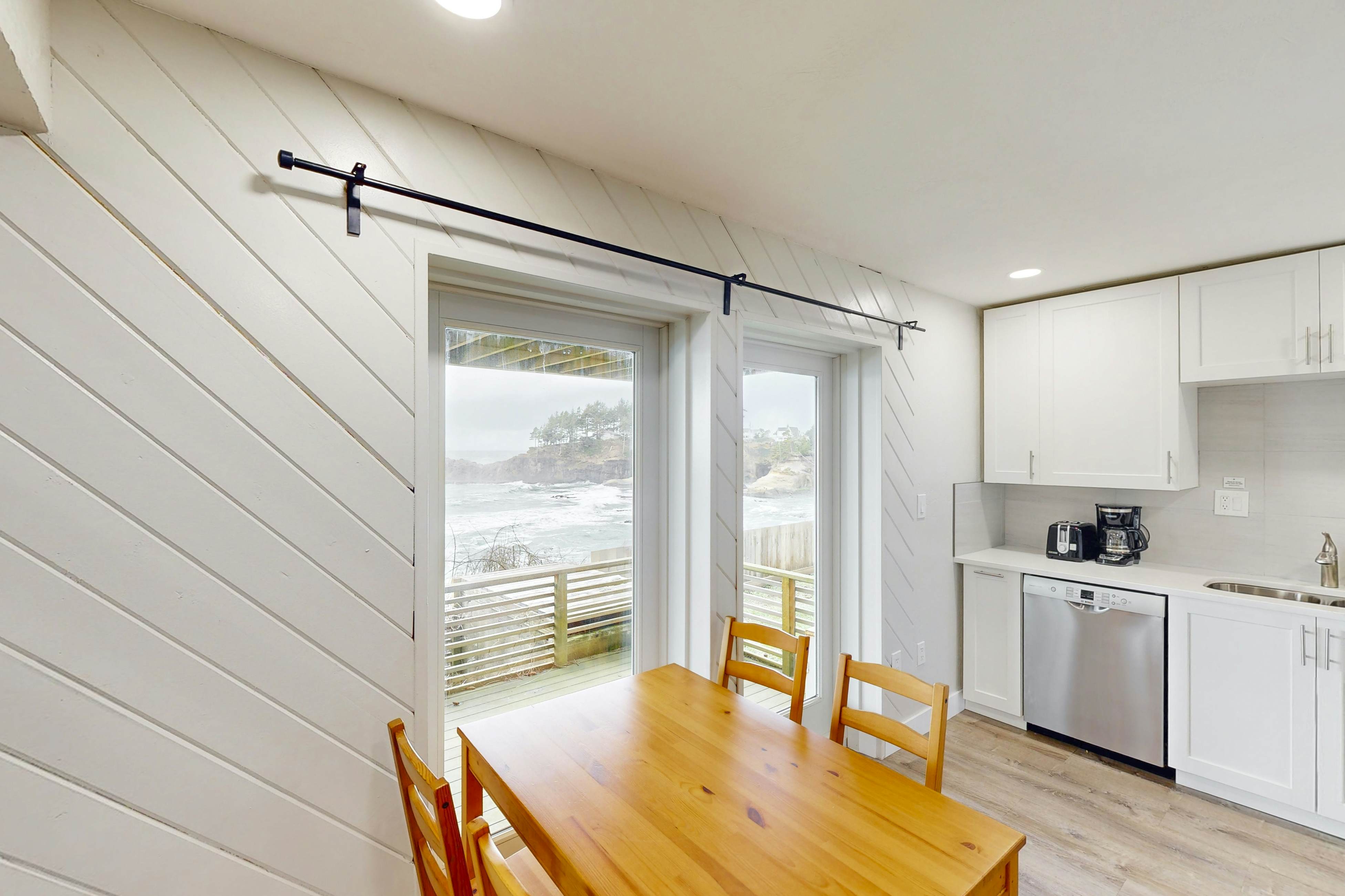 Oceanfront dog-friendly home with coastal views, telescope, walkable location