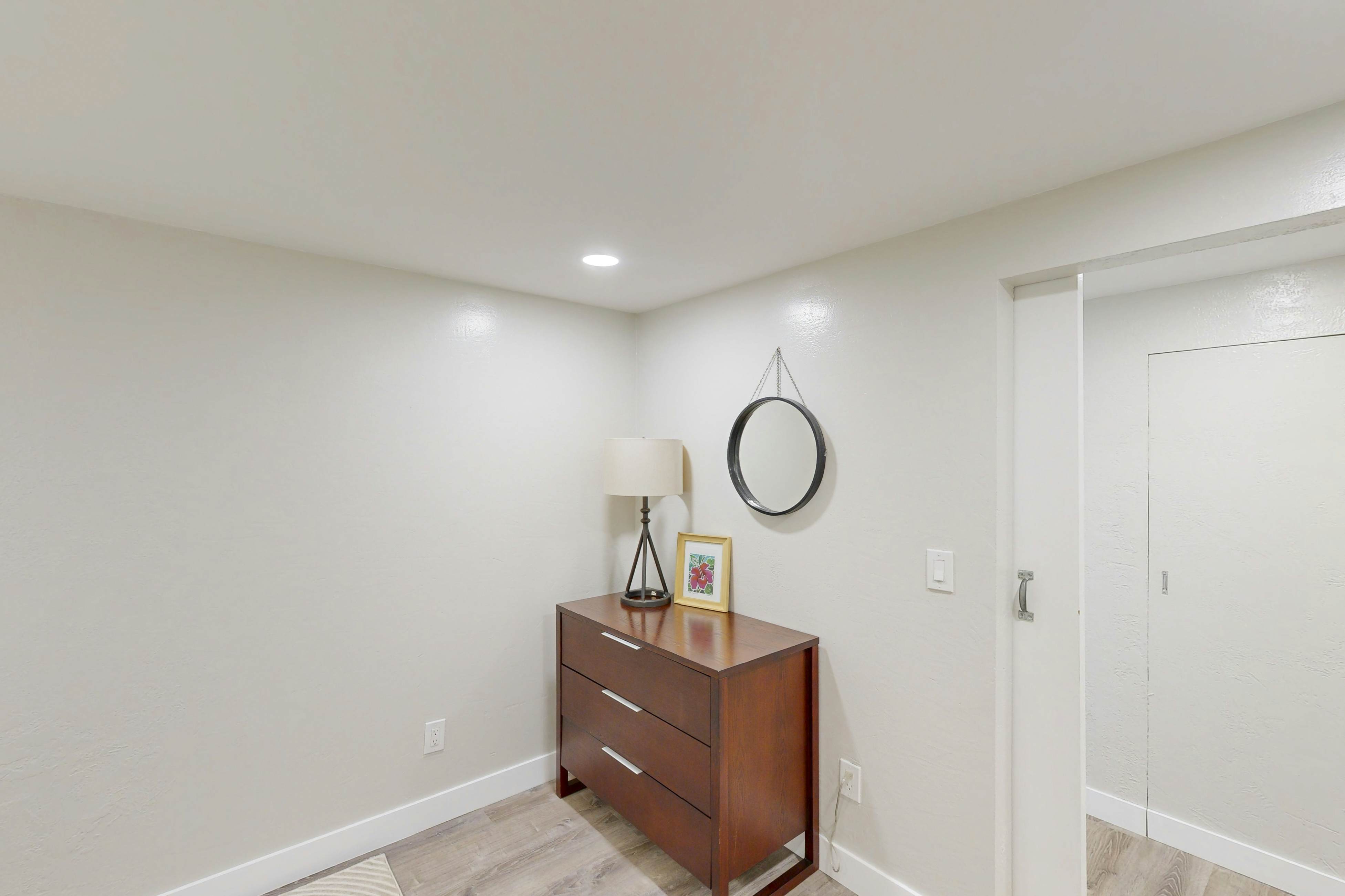 Oceanfront dog-friendly home with coastal views, telescope, walkable location