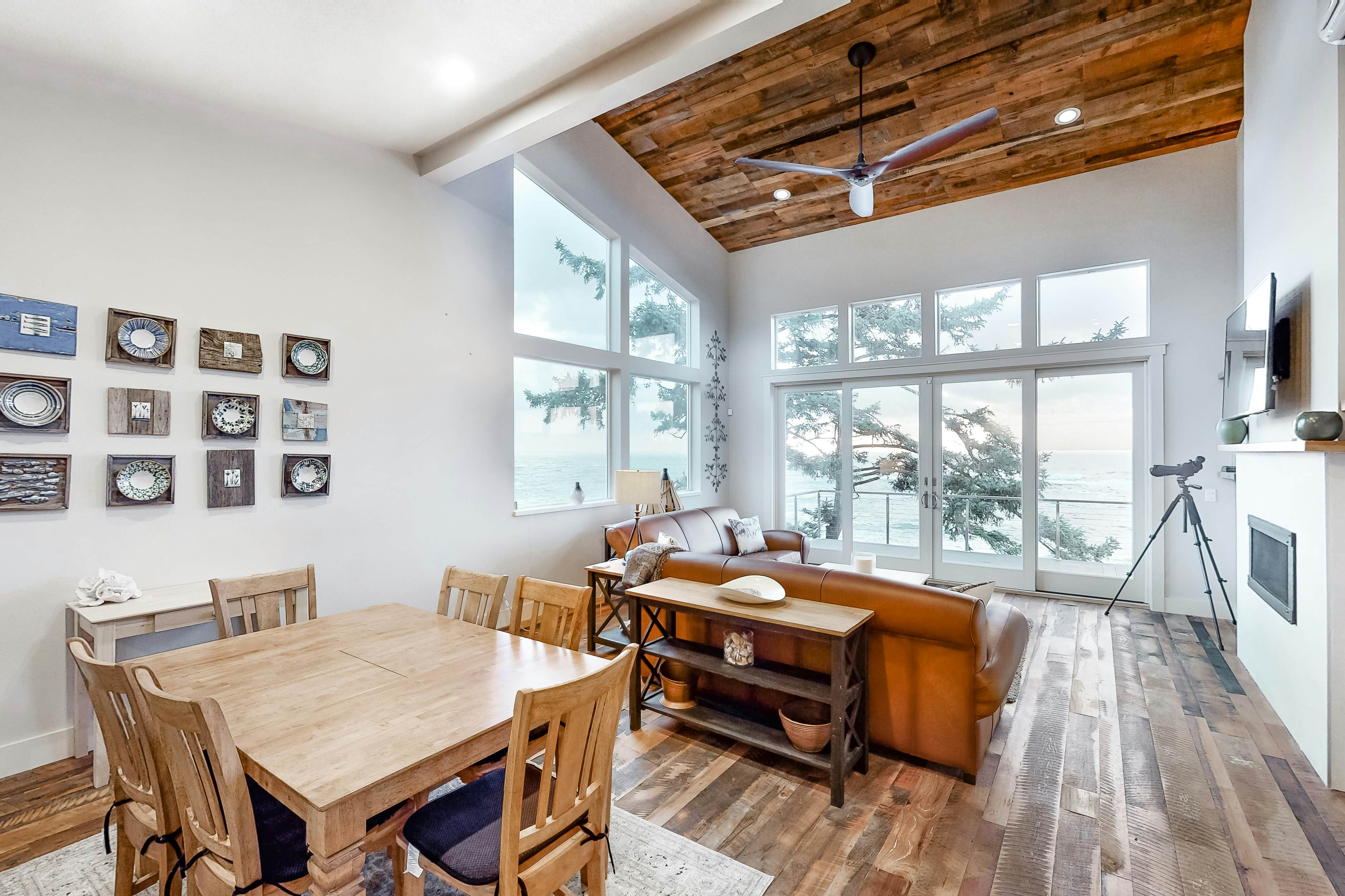 Dreamy oceanfront retreat w/ spacious deck & high-speed WiFi - dogs OK