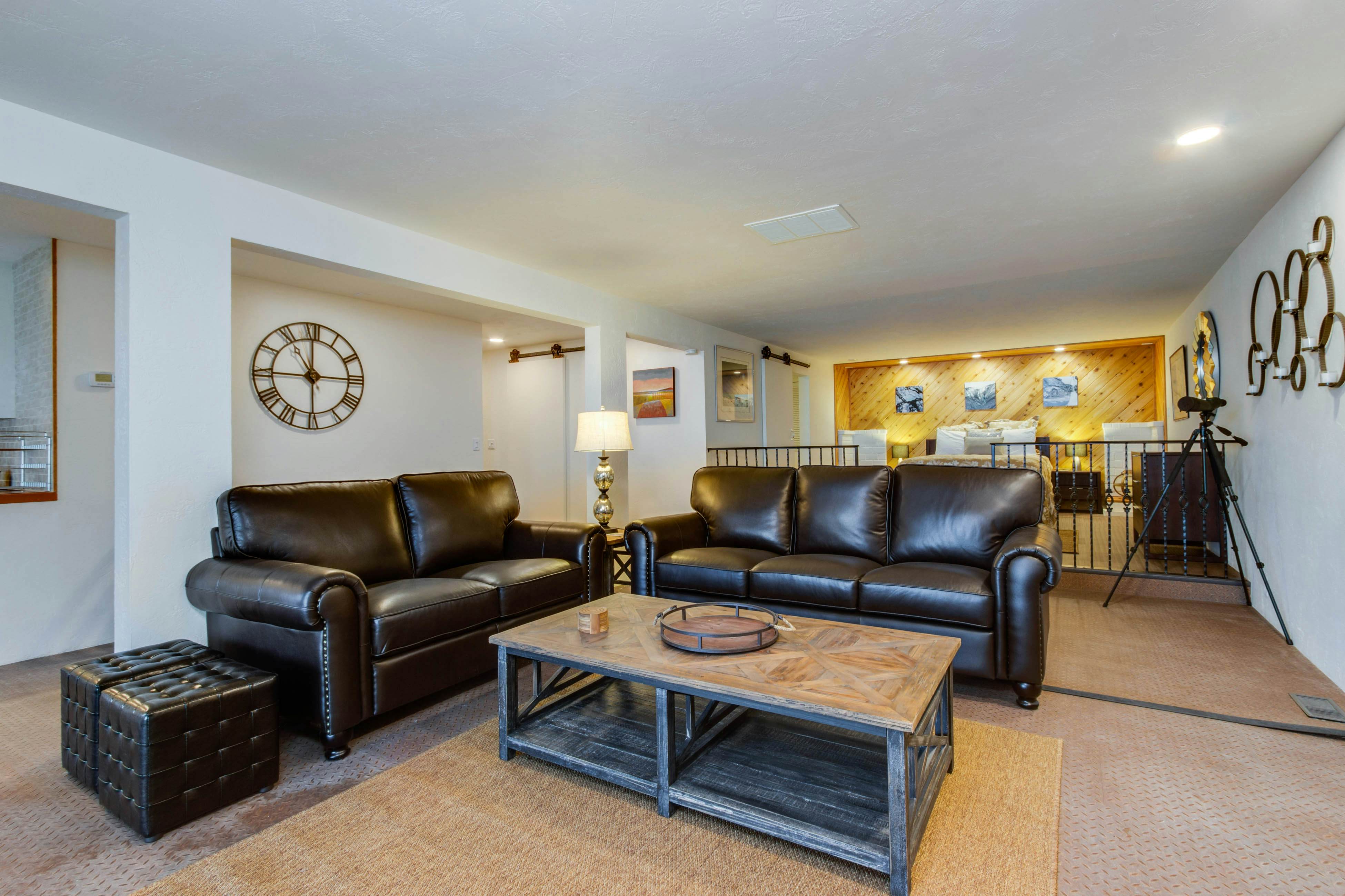 Dreamy oceanfront retreat w/ spacious deck & high-speed WiFi - dogs OK