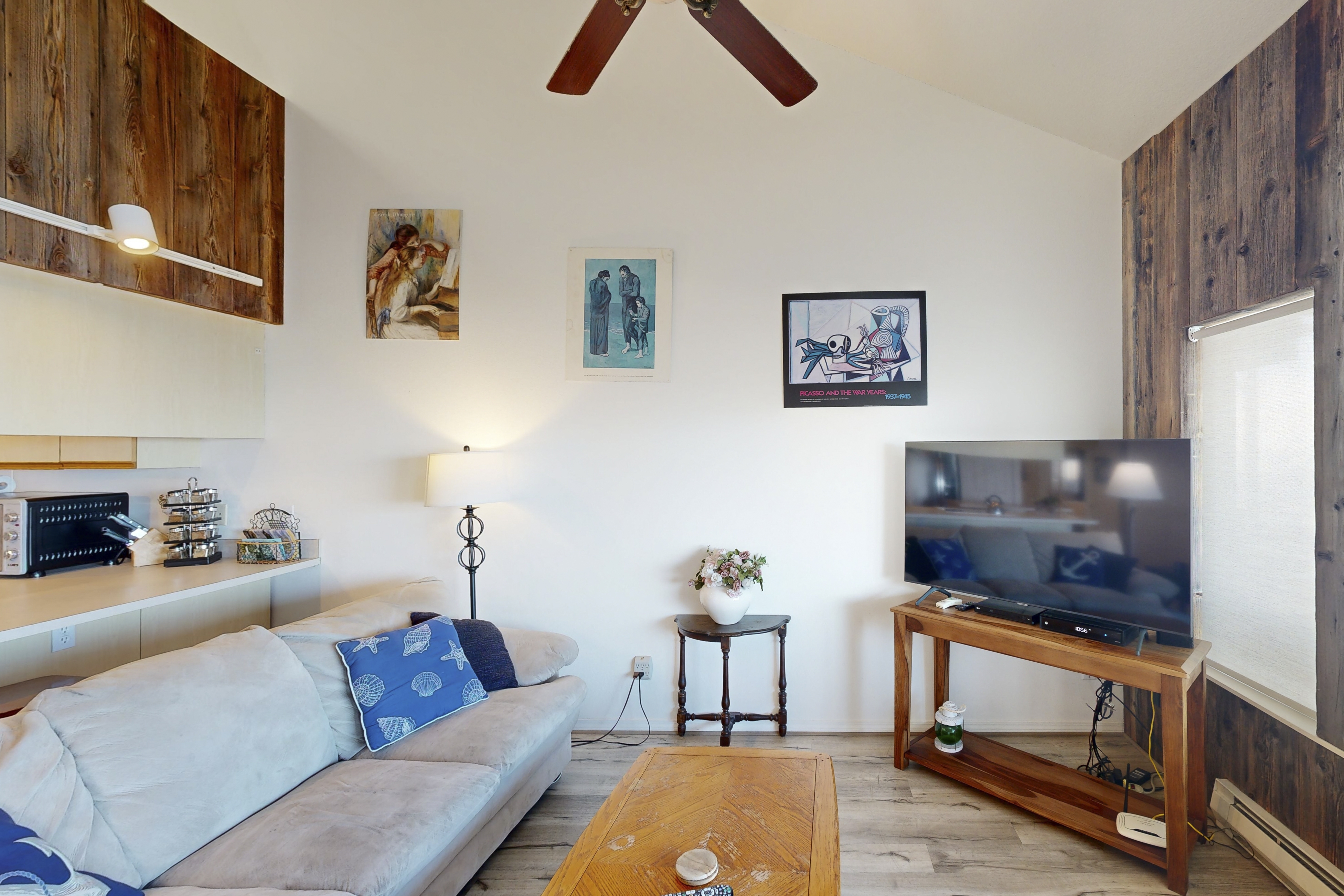 Dog Friendly Waterfront Loft with Seawall and Ocean Views One Block to Harbor