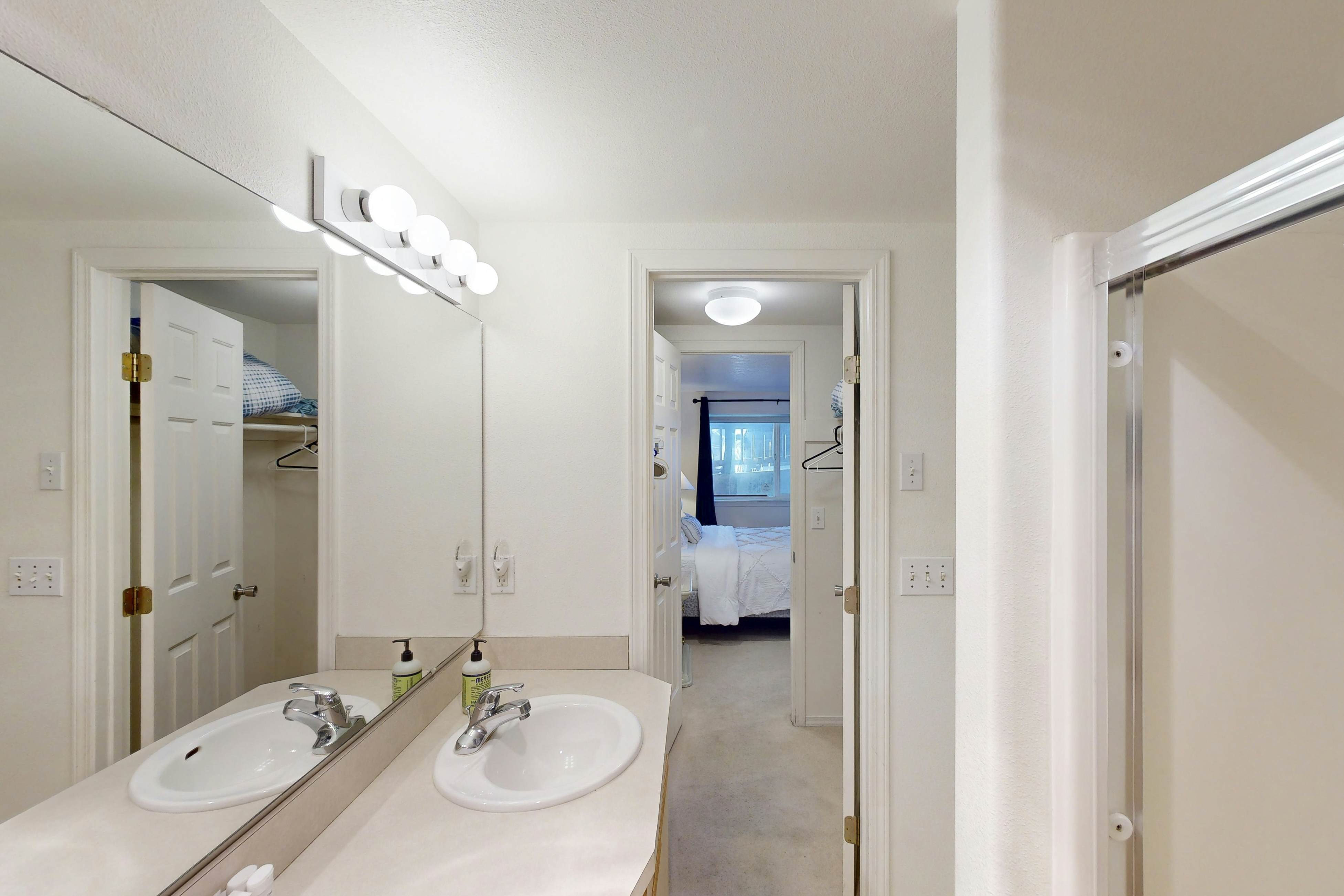 Dog-Friendly, Waterfront Loft w/ Seawall and Ocean Views - One Block to Harbor