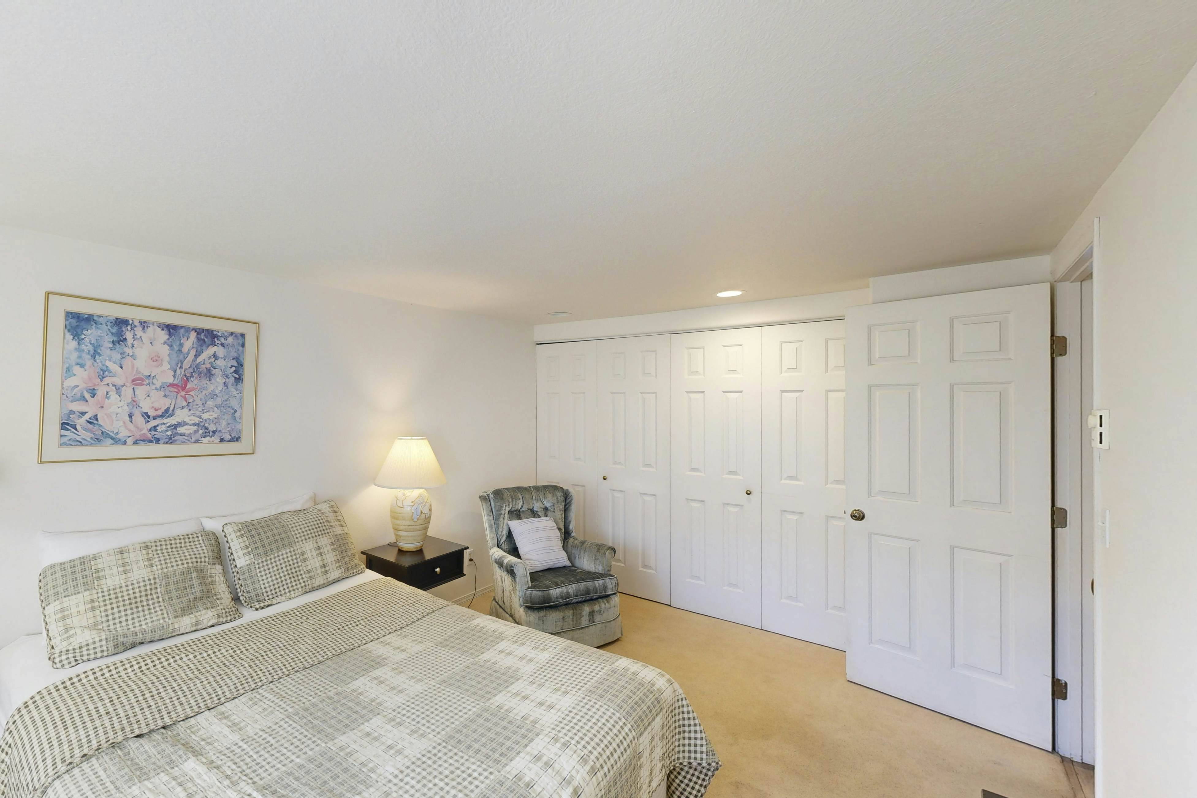 Dog-Friendly, Waterfront Loft w/ Seawall and Ocean Views - One Block to Harbor