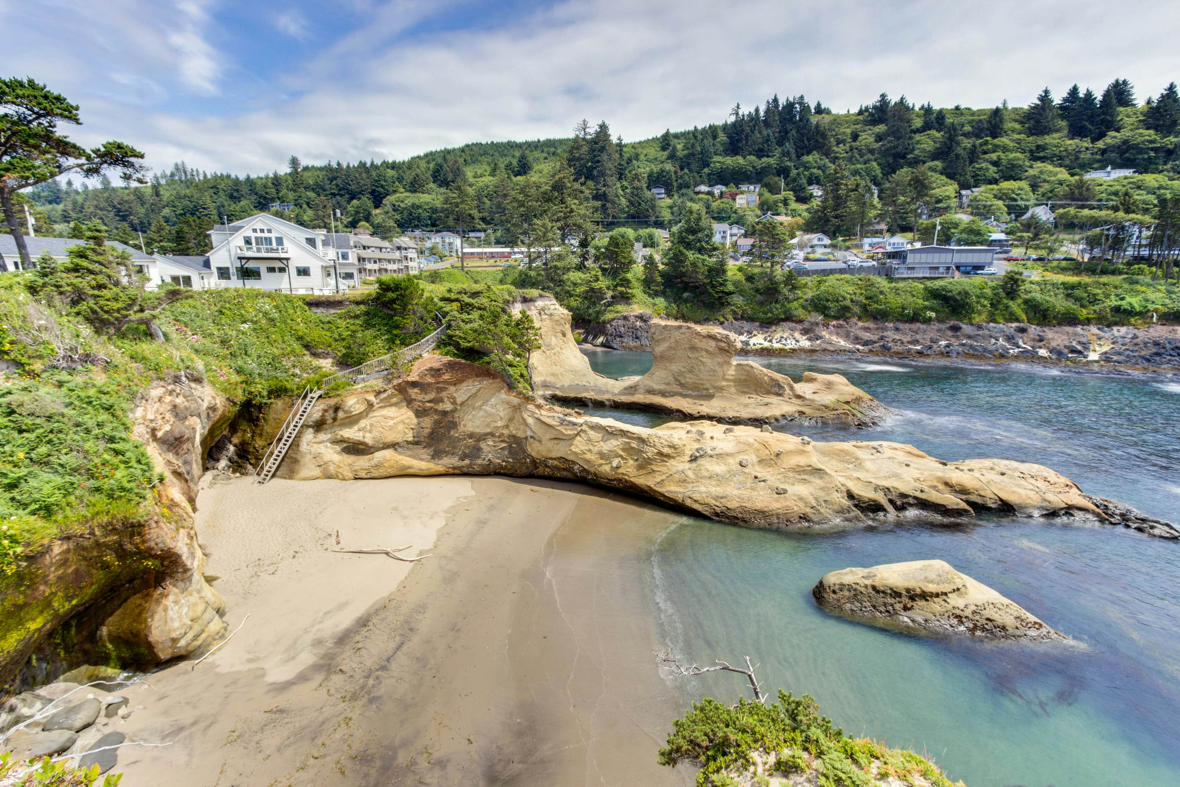 Dog-Friendly, Waterfront Loft w/ Seawall and Ocean Views - One Block to Harbor