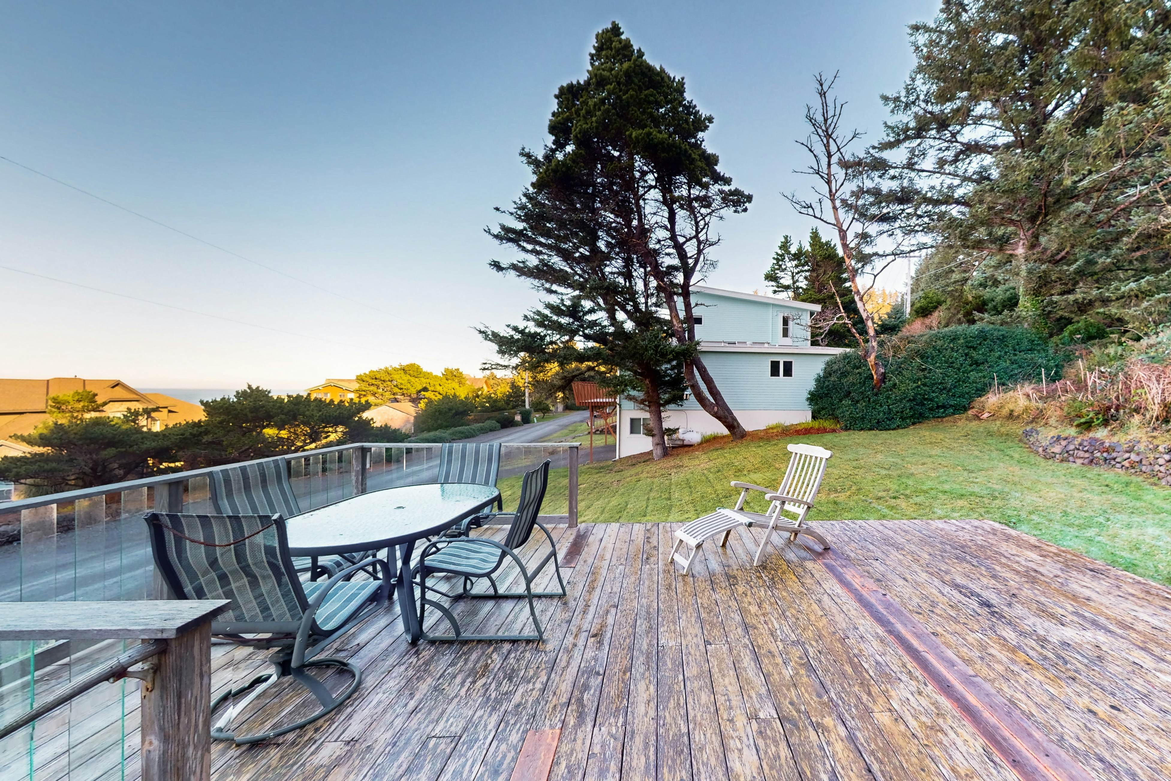Dog-friendly cottage with amazing ocean views, whale watching