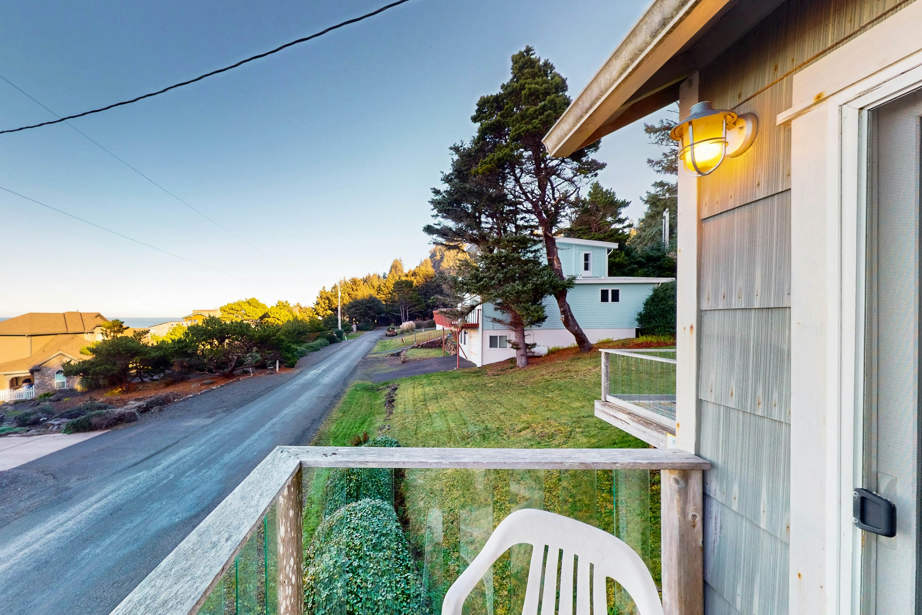 Dog-friendly cottage with amazing ocean views, whale watching