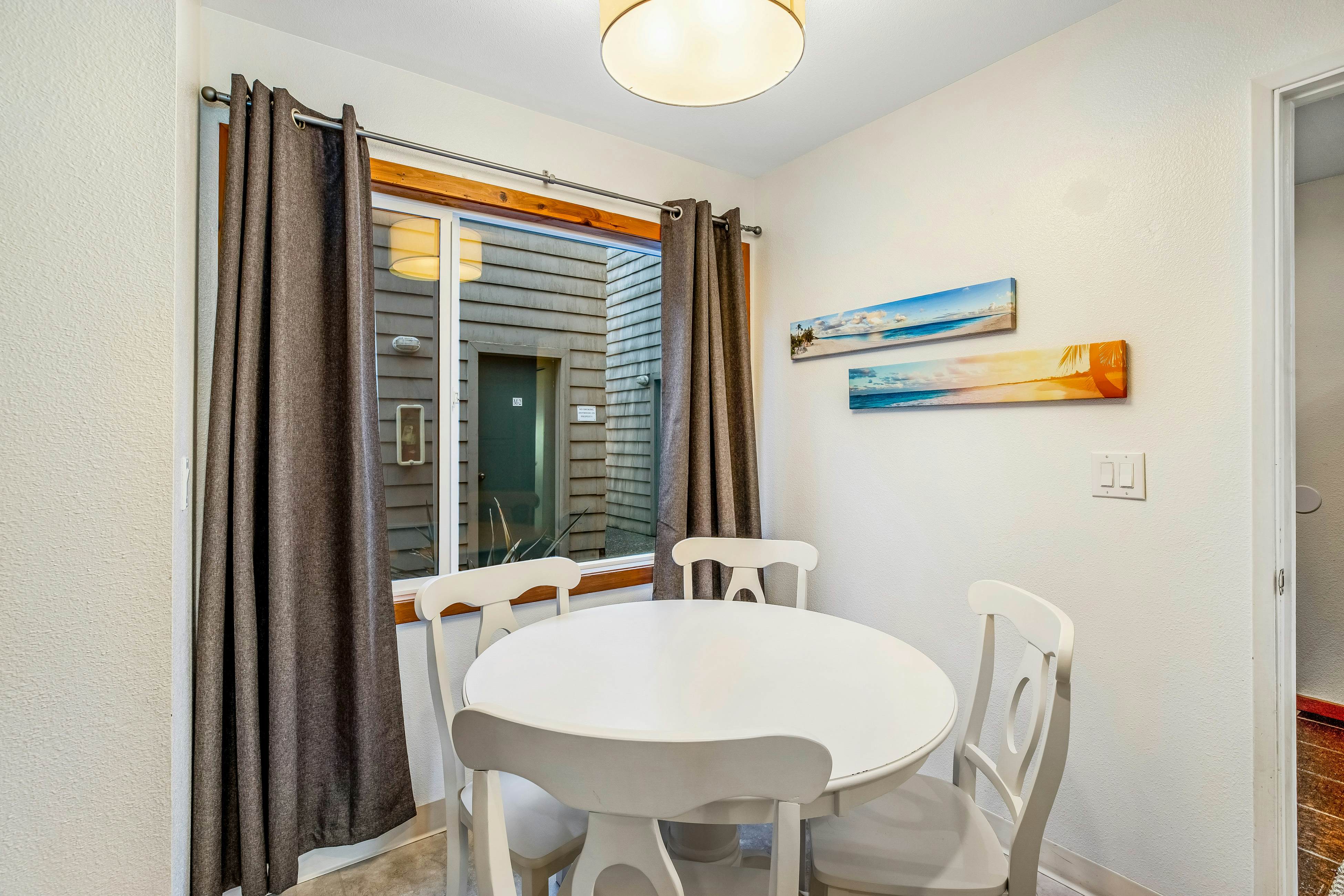 Inviting condo near beach and town with fireplace - great for whale watching