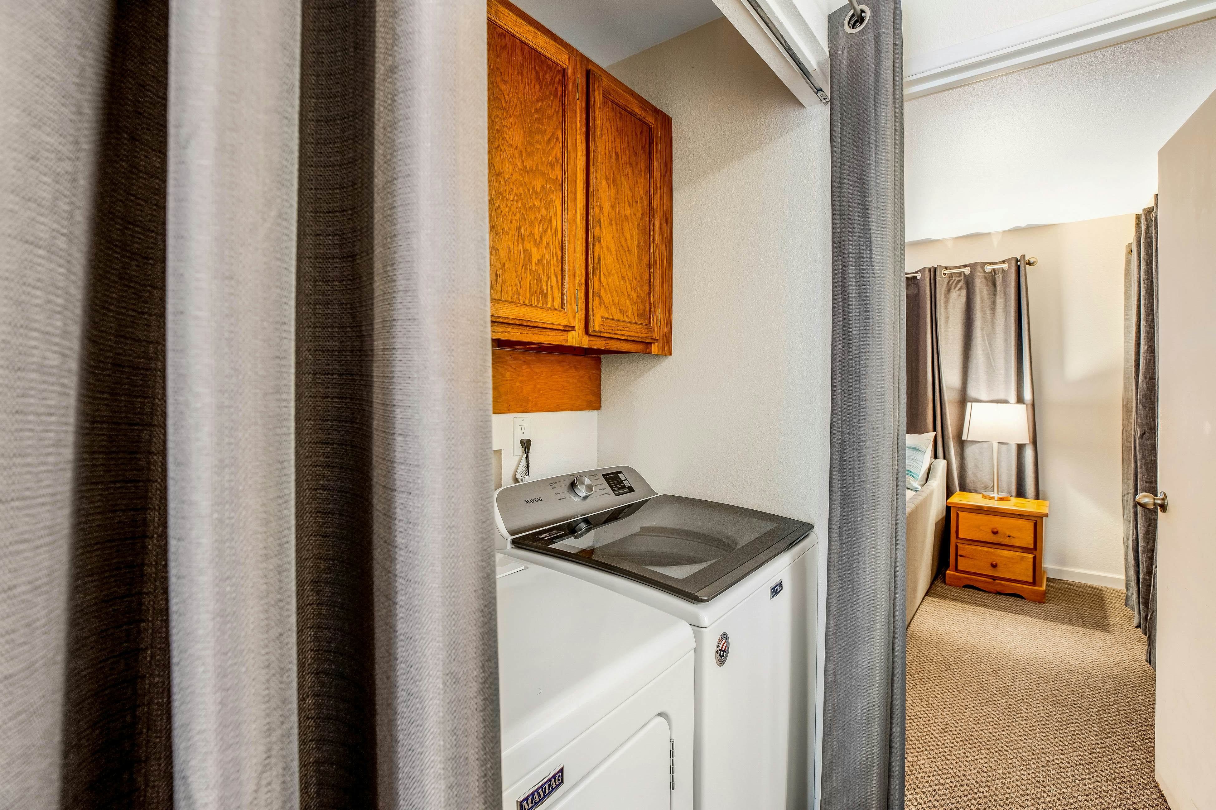 Inviting condo near beach and town with fireplace - great for whale watching