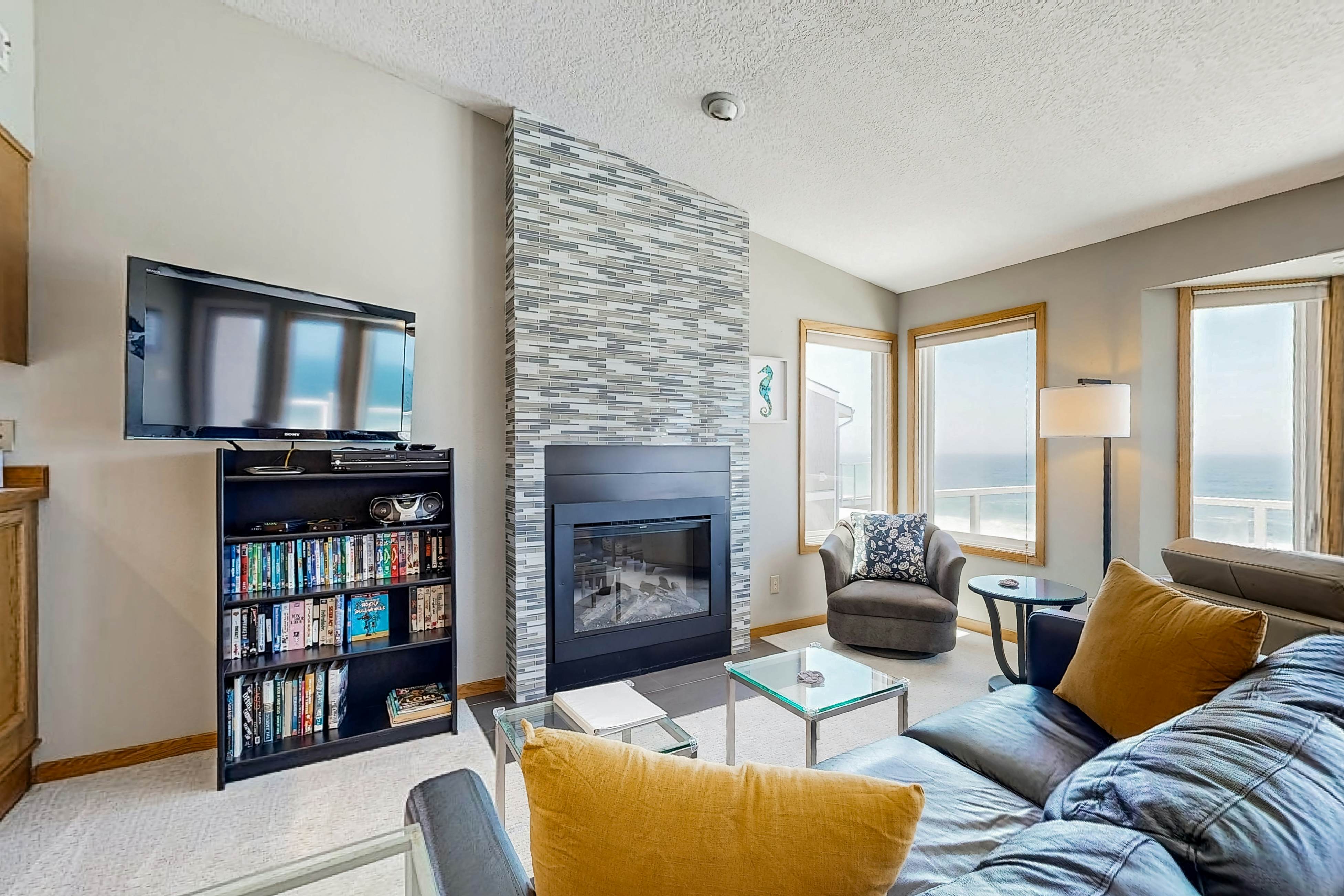 Oceanfront home with picture windows, balcony & elevator  - watch for whales