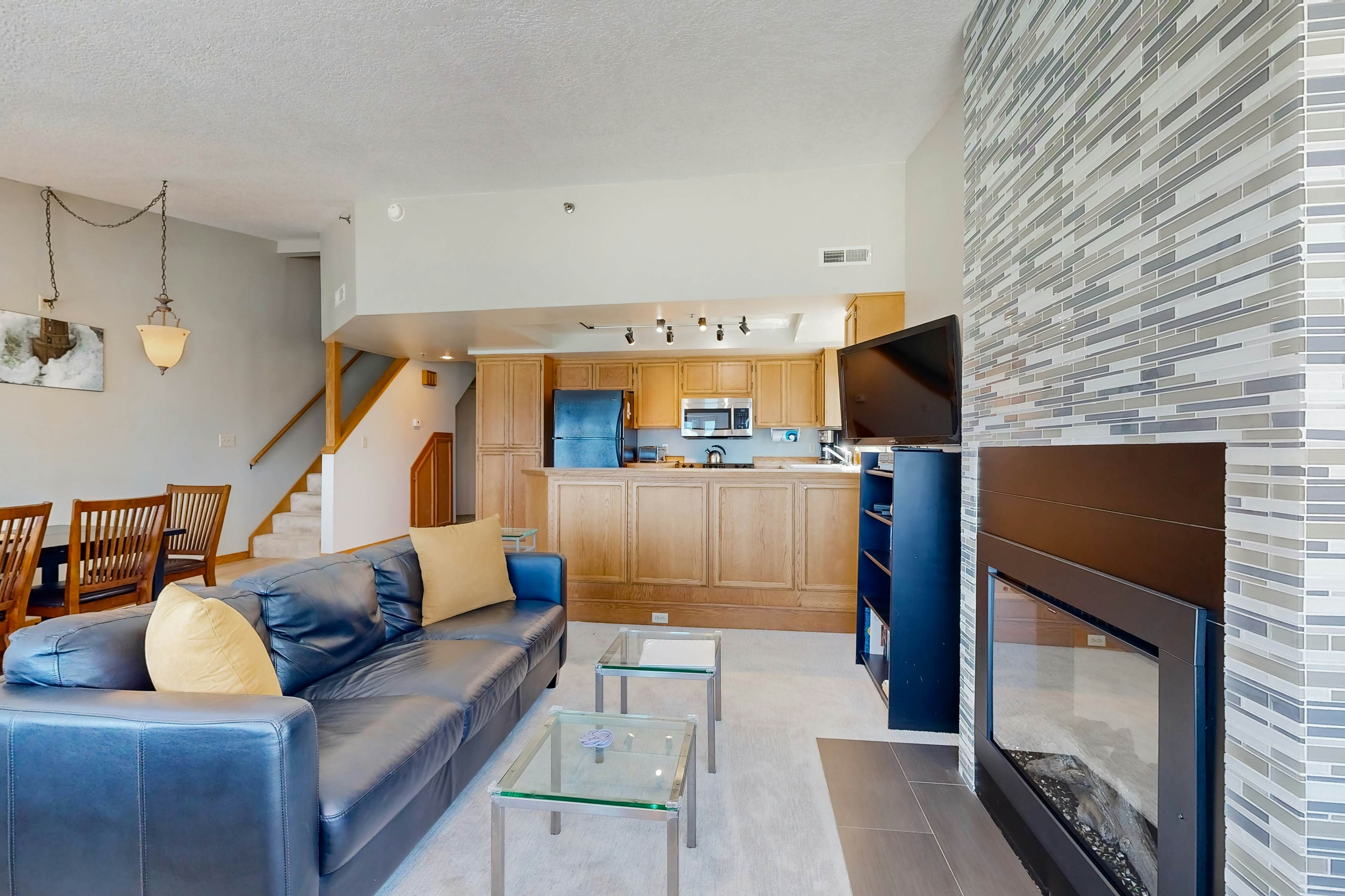 Oceanfront home with picture windows, balcony & elevator  - watch for whales