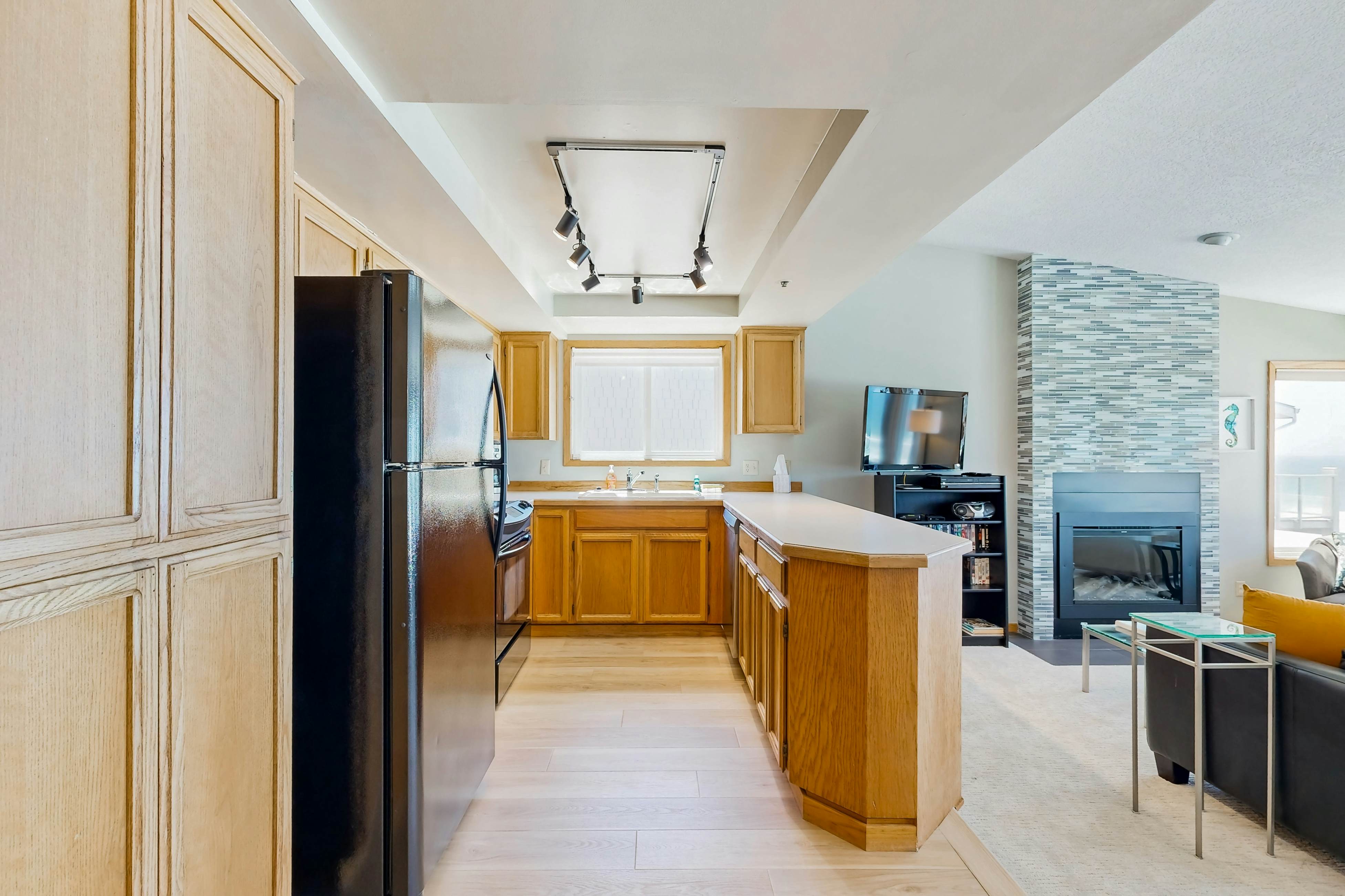 Oceanfront home with picture windows, balcony & elevator  - watch for whales