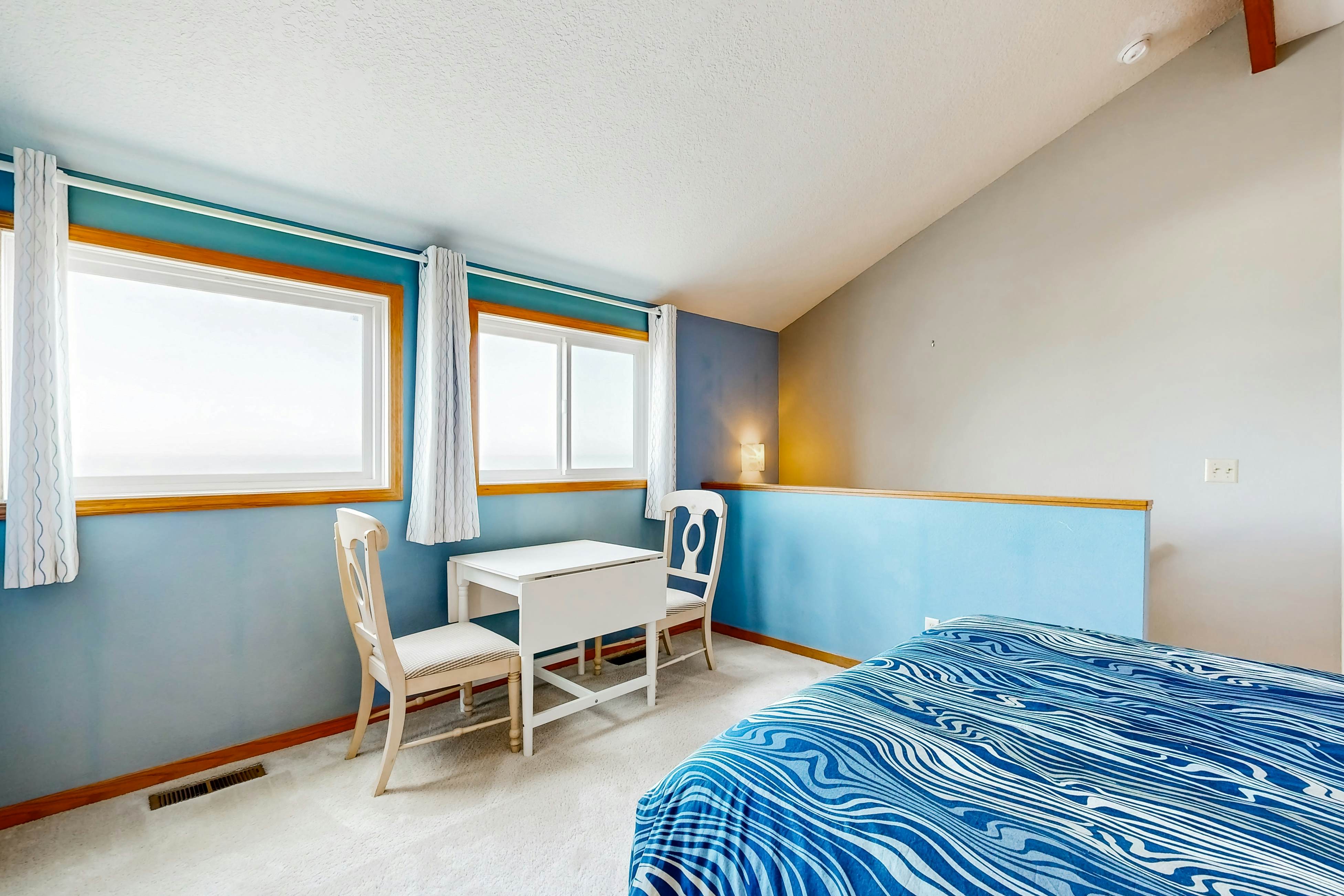 Oceanfront home with picture windows, balcony & elevator  - watch for whales