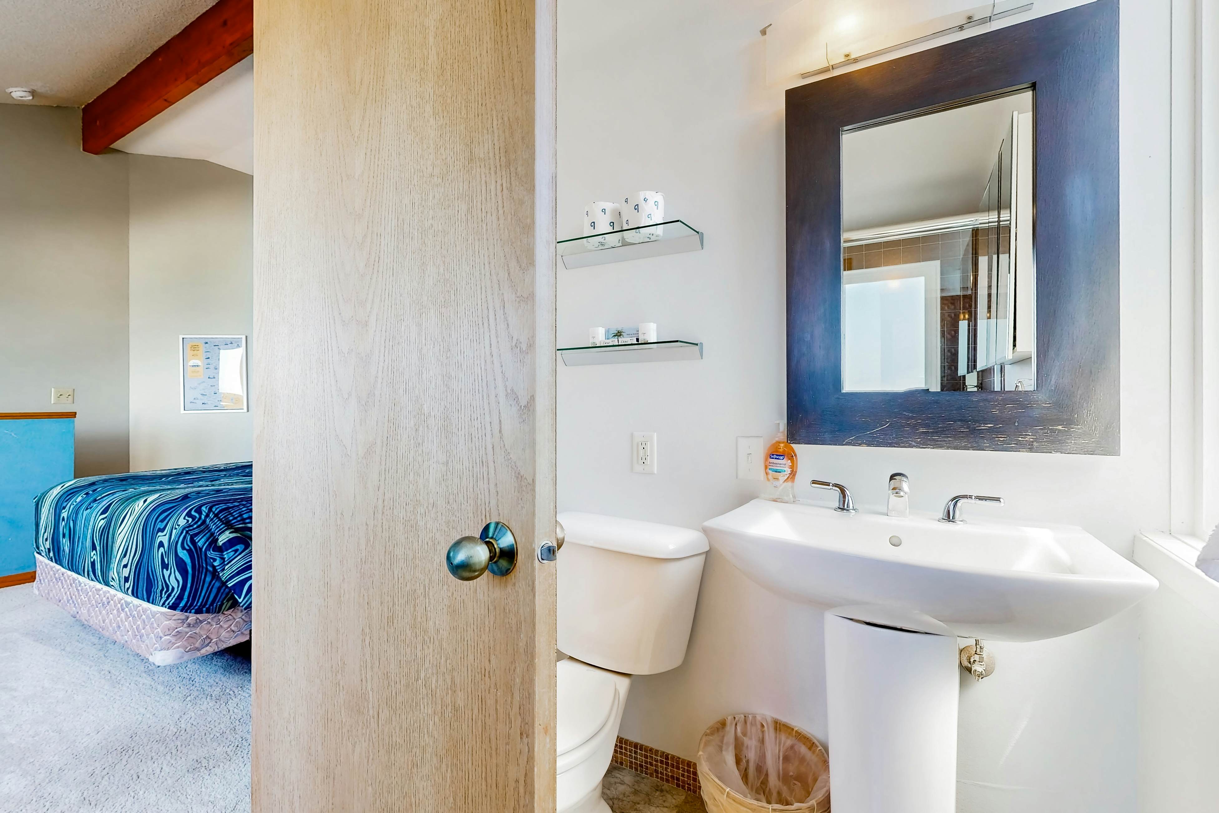 Oceanfront home with picture windows, balcony & elevator  - watch for whales