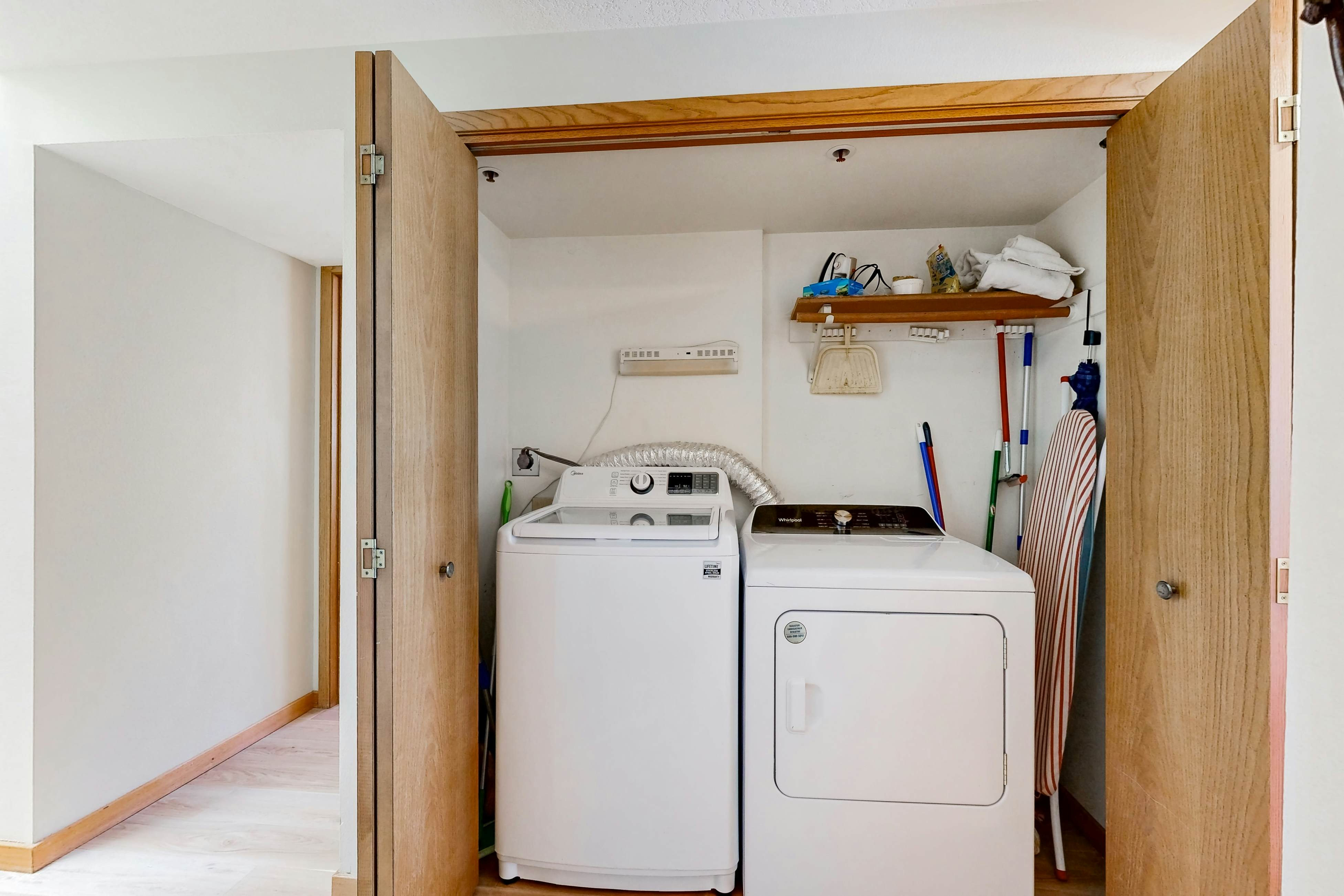 Oceanfront home with picture windows, balcony & elevator  - watch for whales